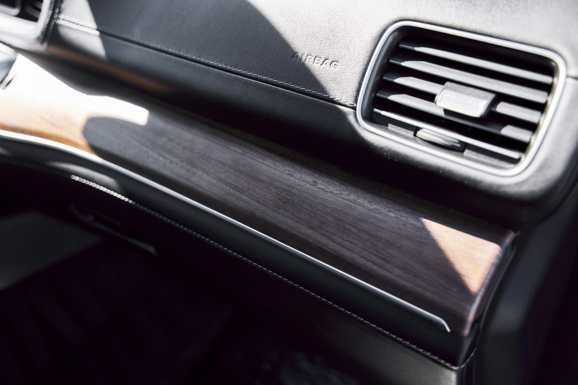 mph041_3531286611_Used_2025_Mercedes_Benz_GLS_Maybach_GLS_600_1771467912_ec6aab3e1b