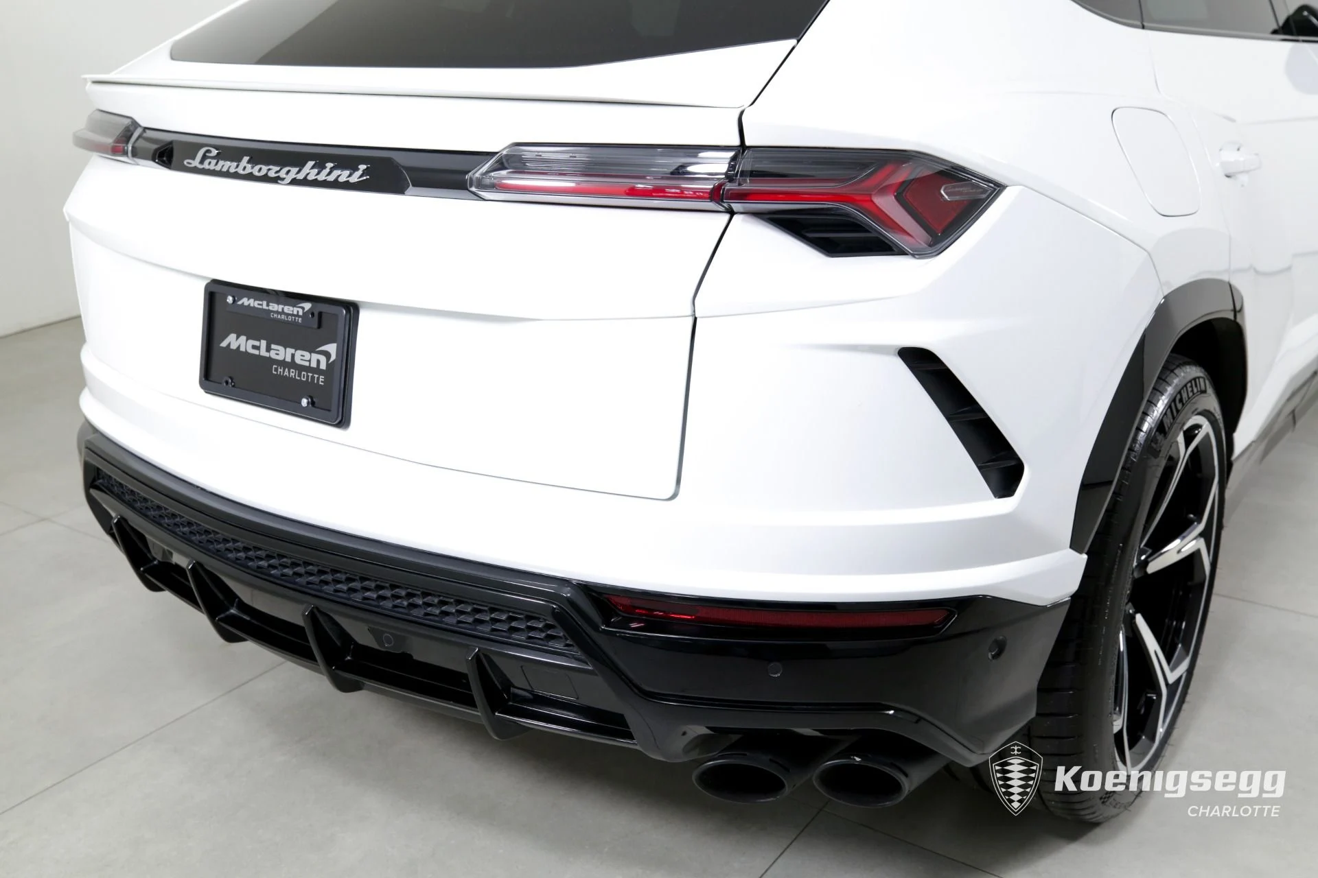 mph041_3533388478_Used_2019_Lamborghini_Urus_1714496221_5fbcc62f72