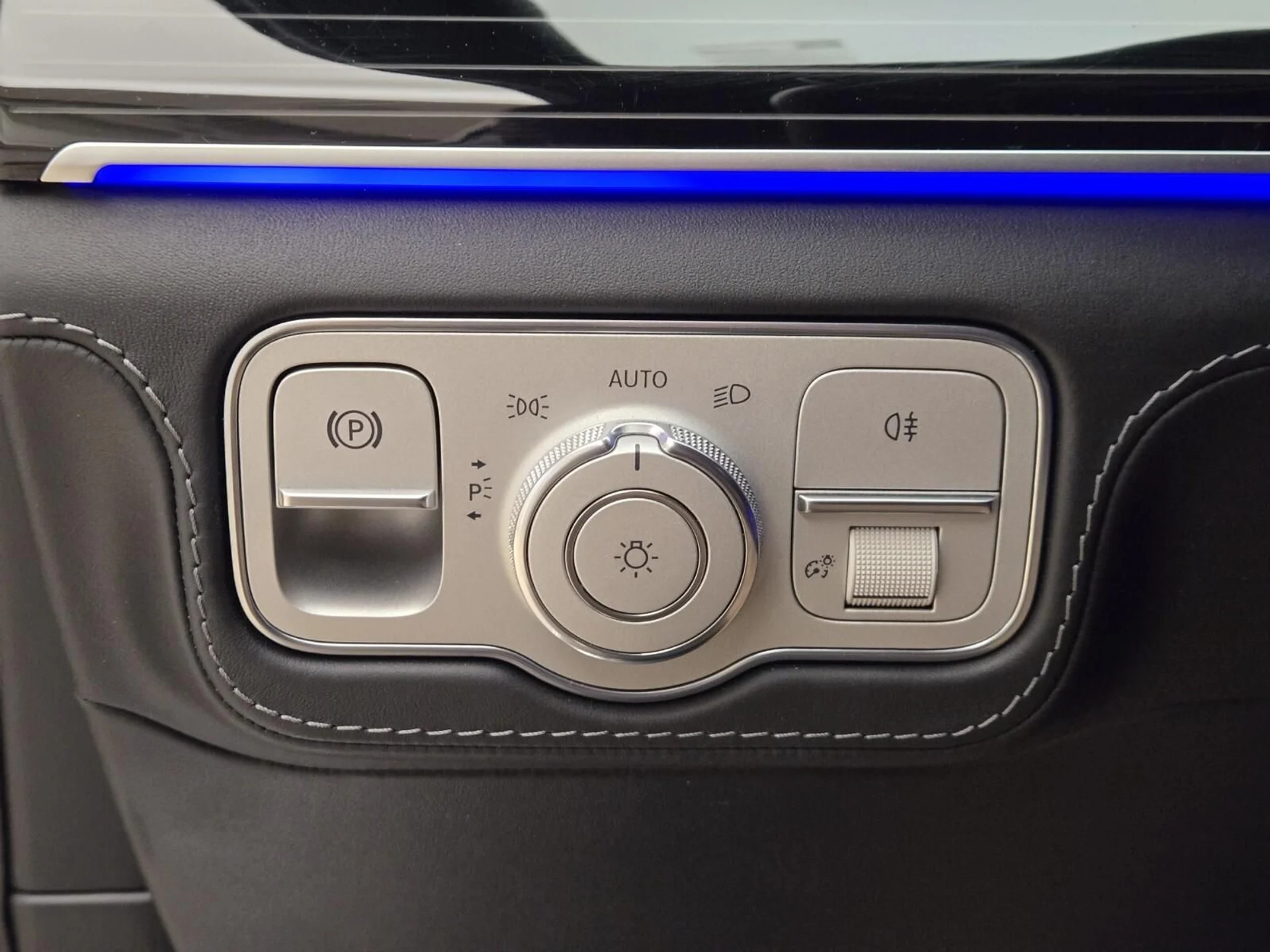 mph041_3549434702_Used_2021_Mercedes_Benz_GLS_Maybach_GLS_600_1773381720_6235589a1e