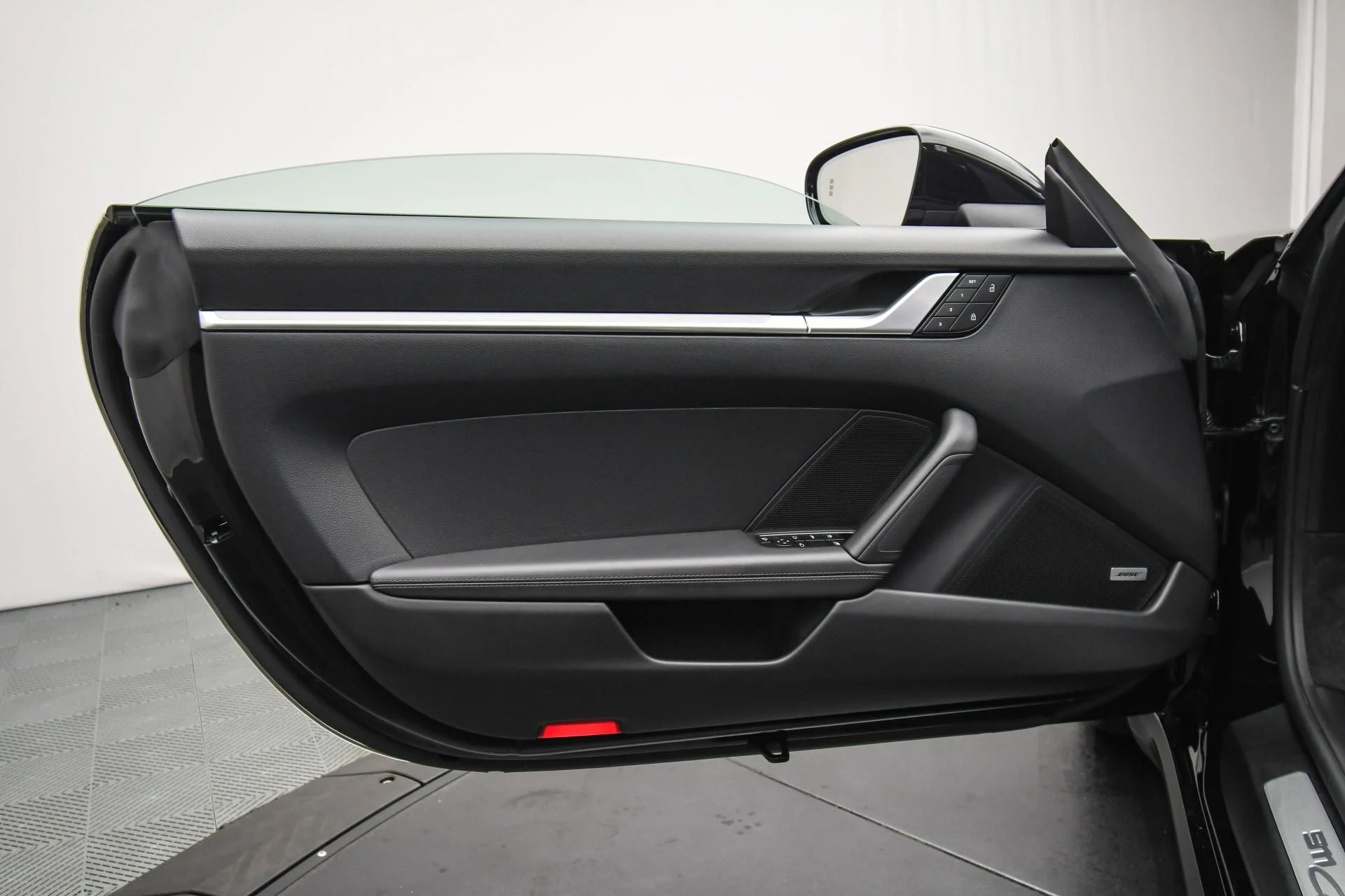 mph041_3560225392_Used_2022_Porsche_911_Carrera_1753776413_7a5ebb7668