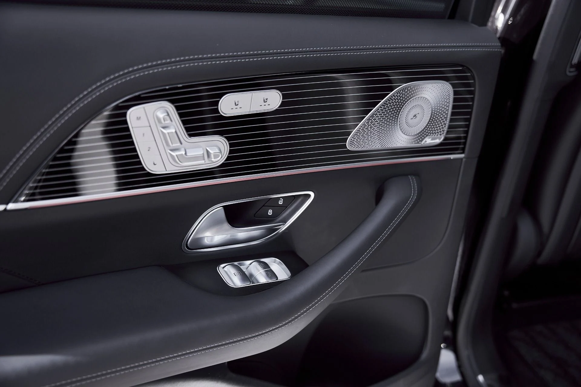 mph041_3566656146_Used_2021_Mercedes_Benz_GLS_Maybach_GLS_600_1768358378_d43a1ab52d