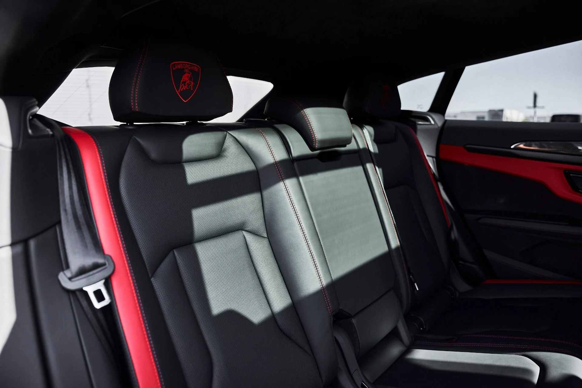 mph041_3572392603_Used_2025_Lamborghini_Urus_SE_1778289235_3ea1fa28c6