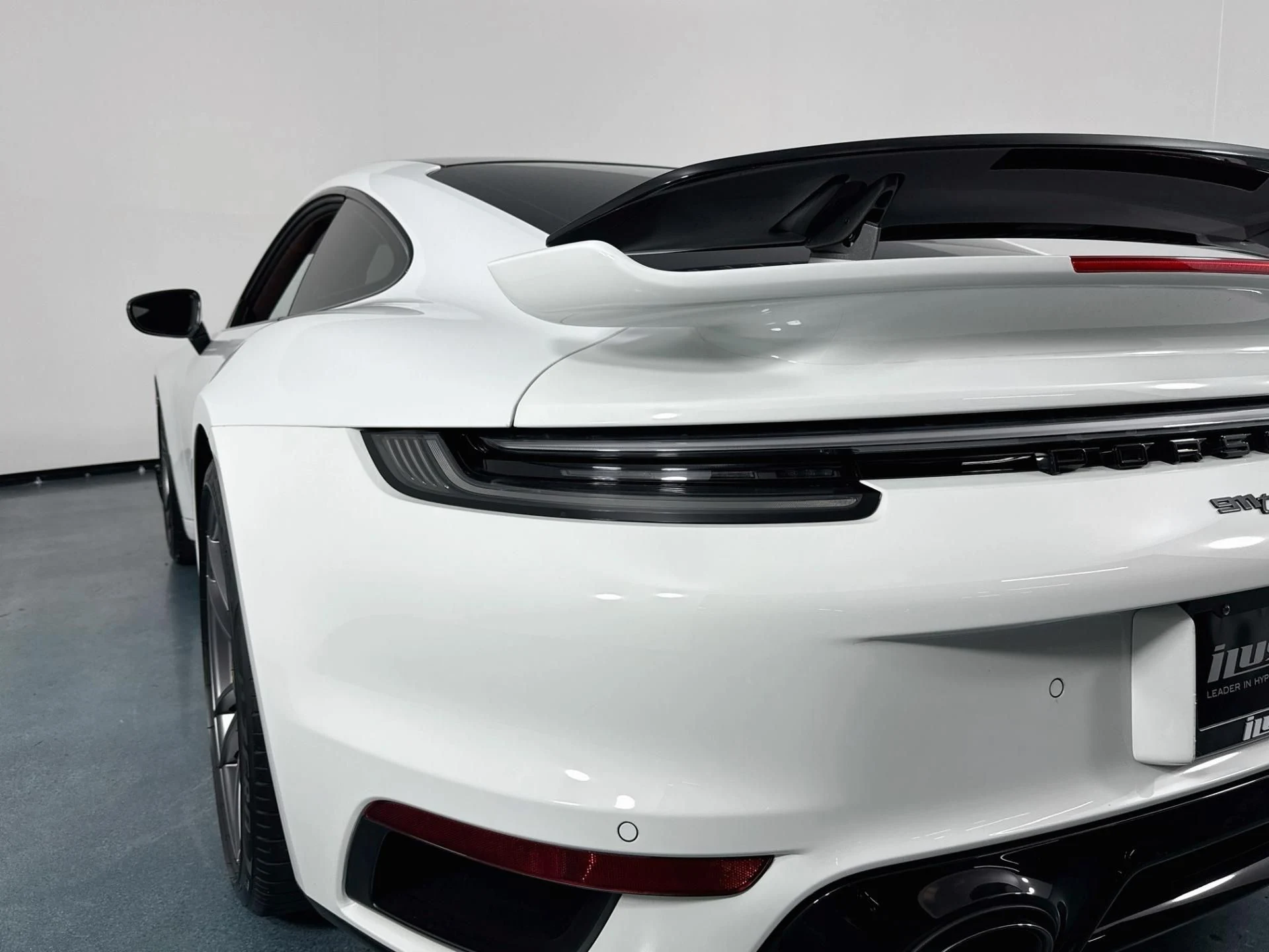 mph041_3576569424_Used_2022_Porsche_911_Turbo_S_1785864818_ba2a10c444