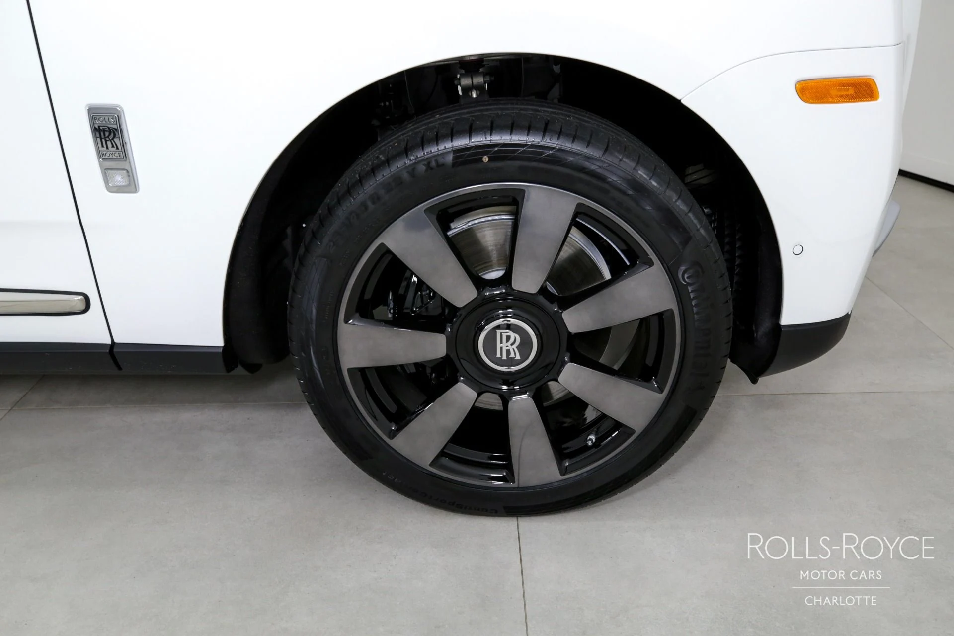 mph041_3582261346_Used_2024_Rolls_Royce_Cullinan_1717710798_87a4451926