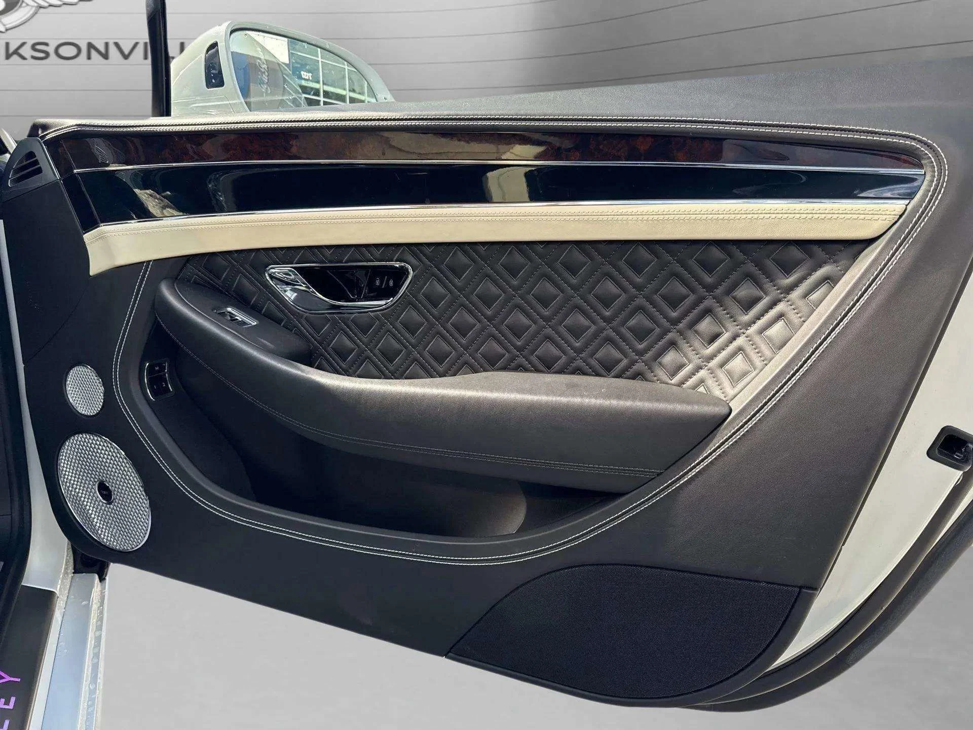 mph041_3583787431_ba3263c0510446ca8ea03ced7ad61109_403a09ae1b