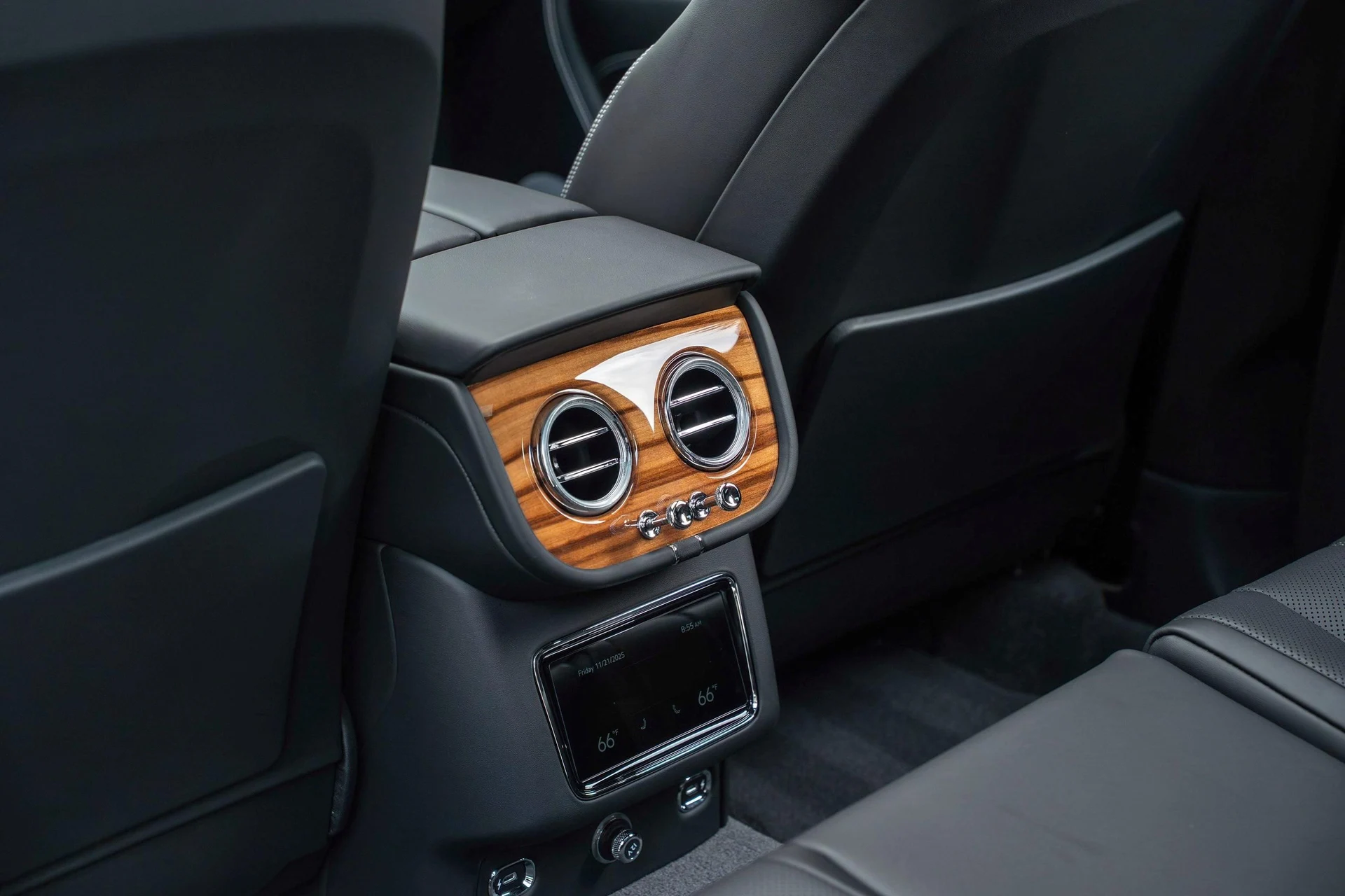 mph041_3590507686_470962005_69254bd54f45499275381089_59a580f350