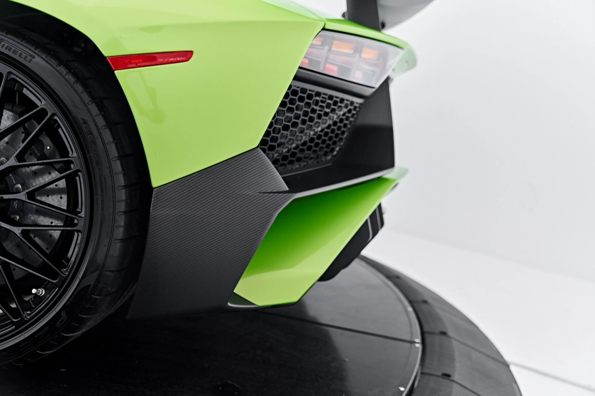 mph041_3593044290_Used_2016_Lamborghini_Aventador_LP_750_4_Super_Veloce_1791227502_0d07fd9d83