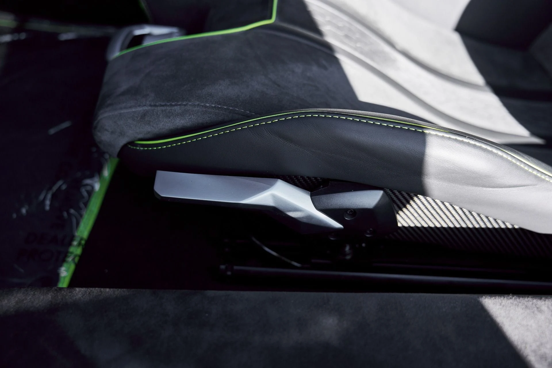 mph041_359871935_Used_2024_Lamborghini_Huracan_Sterrato_Base_1767062444_14079574e2