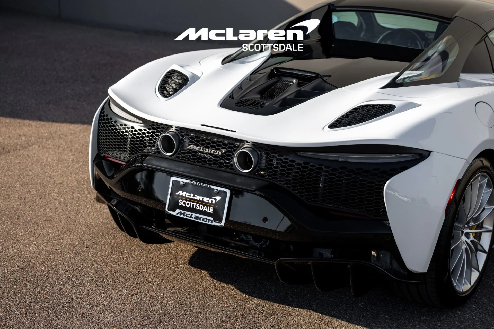 mph041_3603559464_Used_2025_MCLAREN_ARTURA_1728156448_a129c9eda8