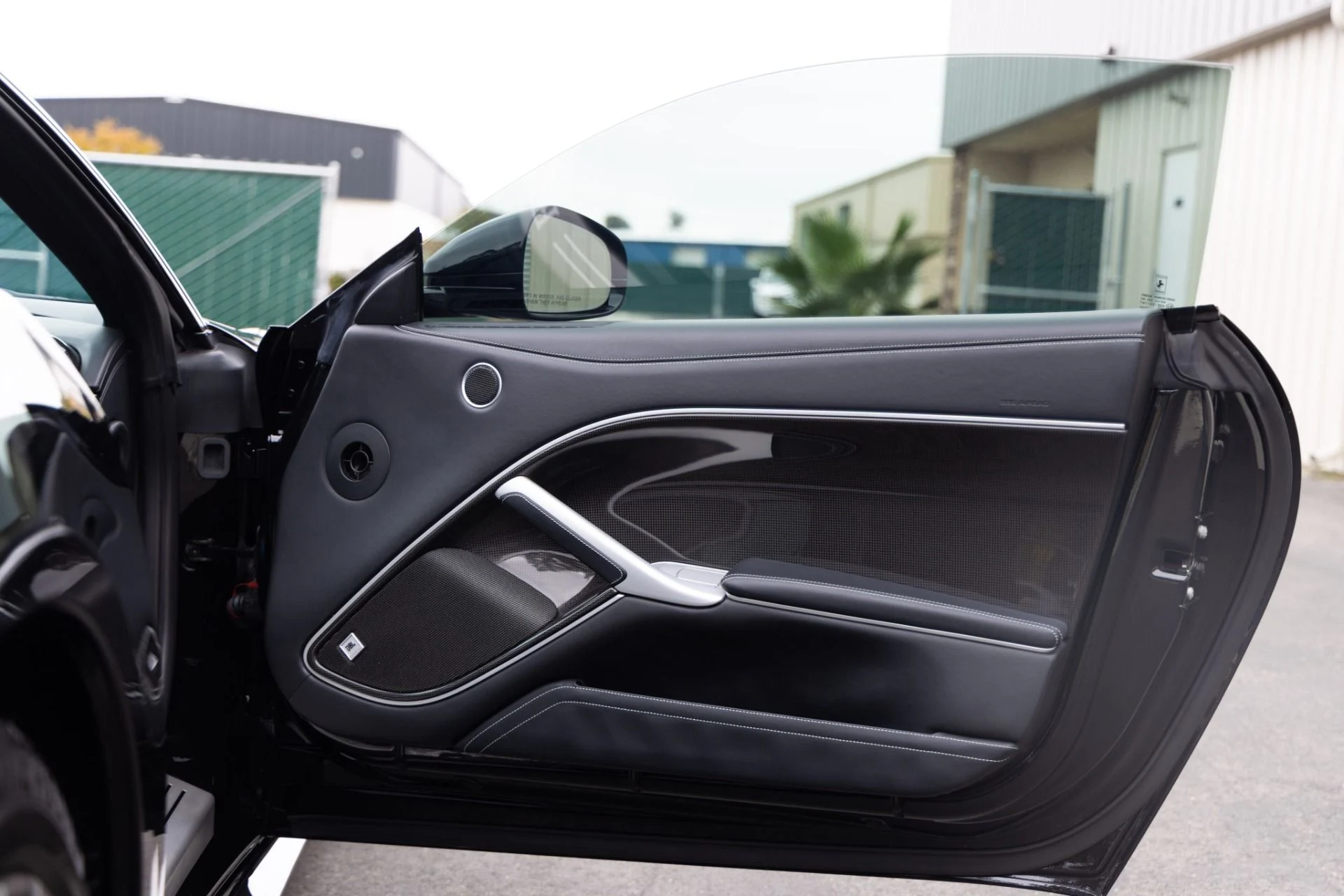 mph041_3612794547_Used_2014_Ferrari_F12berlinetta_1761682379_d0a5a76e38