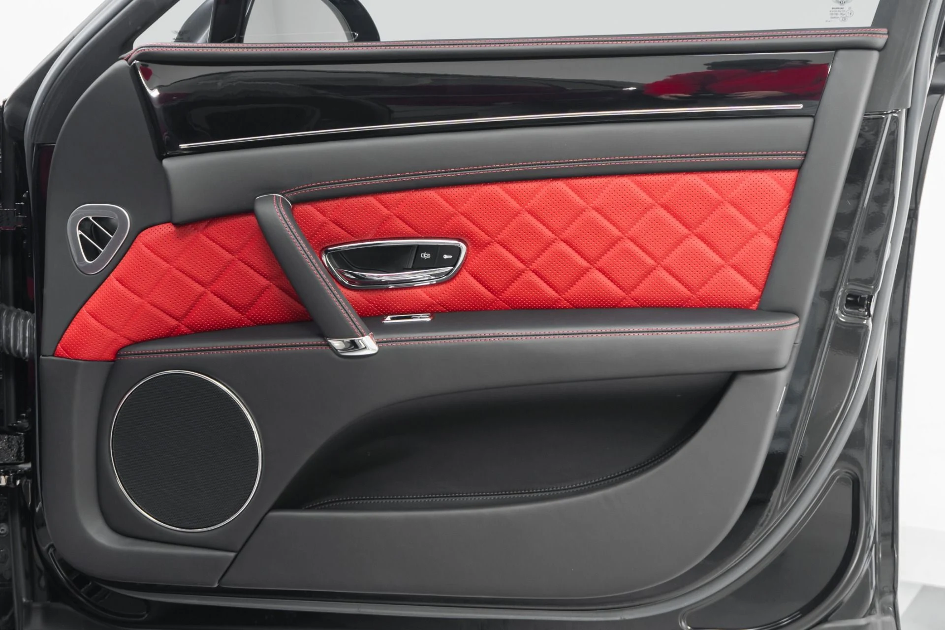 mph041_3618149027_Used_2017_Bentley_Flying_Spur_V8_S_Two_Tone_Interior_Low_Miles_521_Horsepower_1773860455_d9d8587a1f