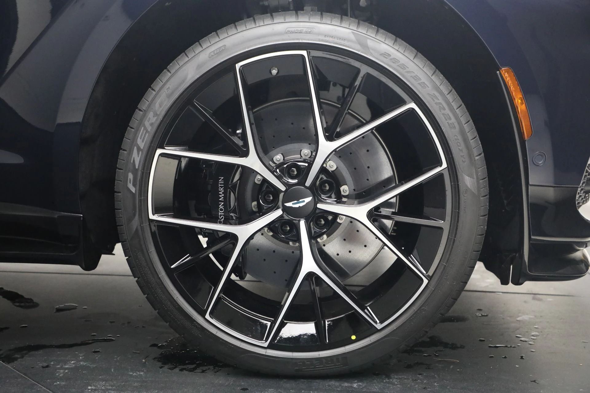 mph041_3625733003_New_2026_Aston_Martin_DBX_707_1766528371_5ca5ed3b3e