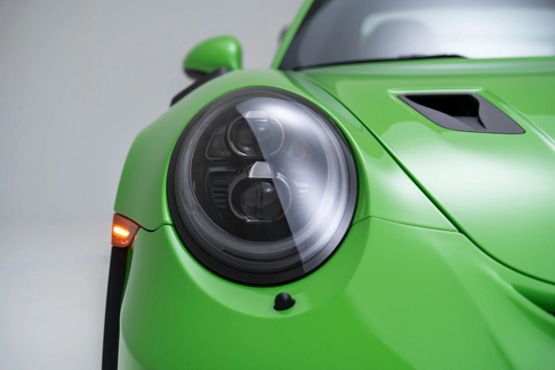 mph041_3627979427_Used_2019_Porsche_911_GT_3_RS_1774471172_fd0d3ad481