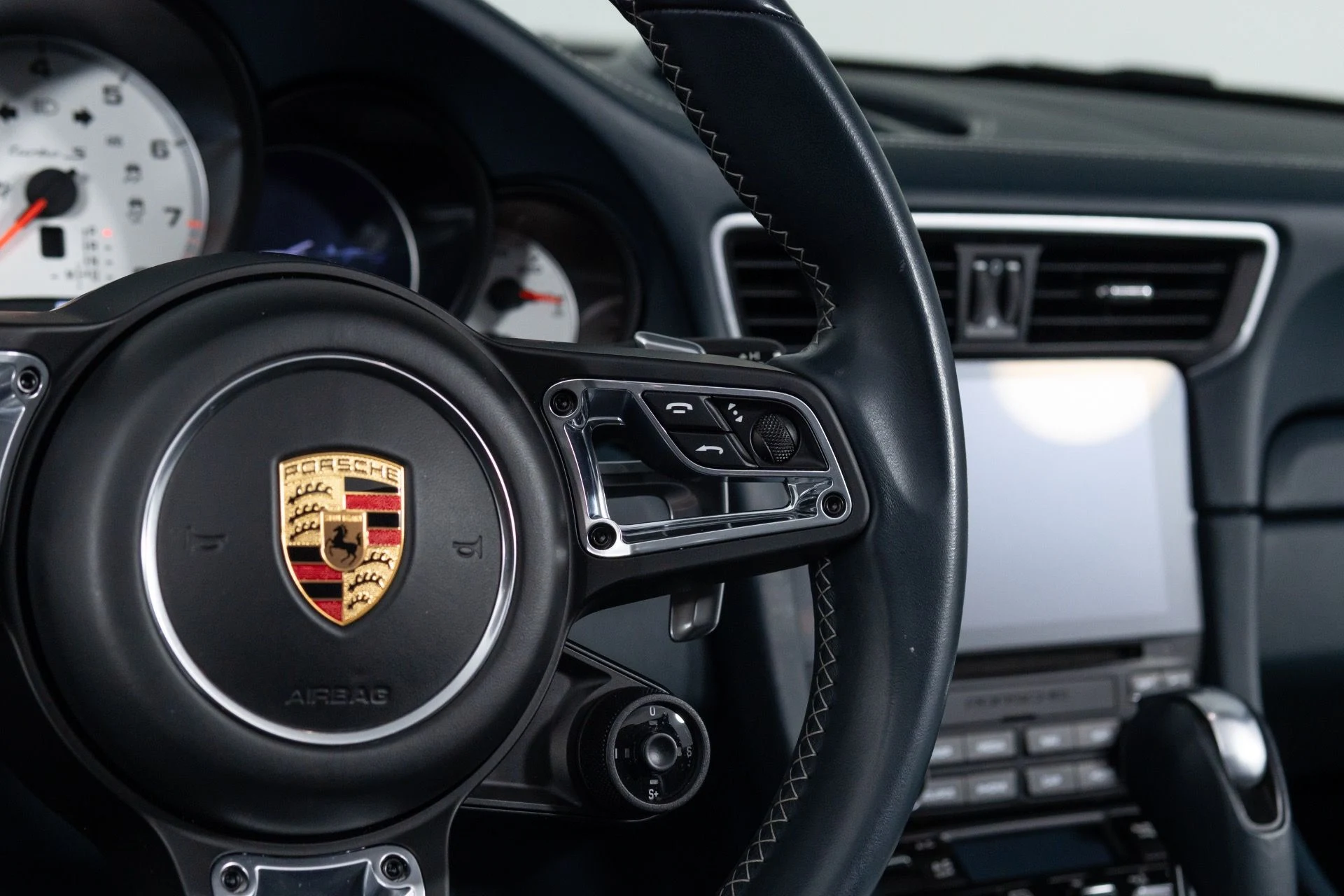 mph041_3632654851_Used_2019_Porsche_911_Turbo_S_1782003484_fc1824b2f5