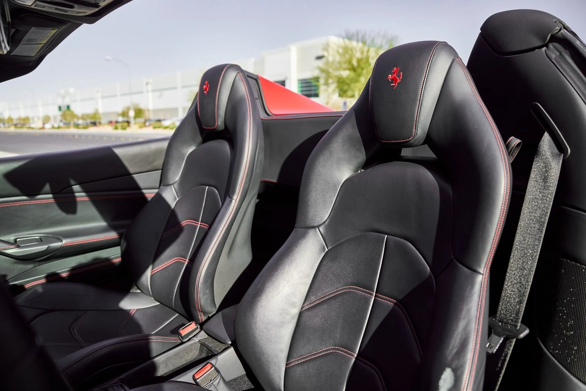 mph041_3648976340_Used_2019_Ferrari_488_Spider_Base_1766024962_e92bdcd231