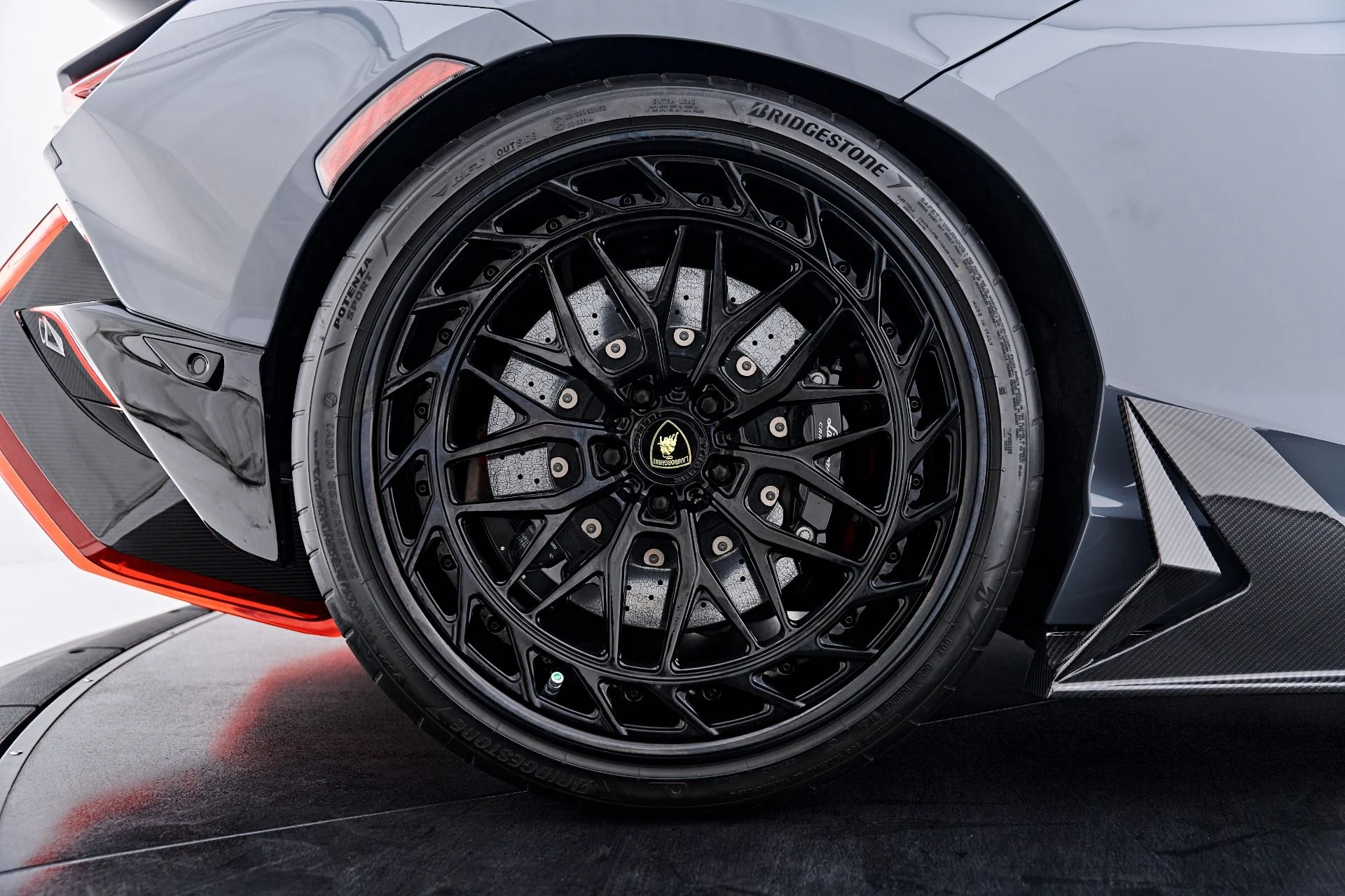 mph041_3649825760_Used_2024_Lamborghini_Revuelto_Base_1789623434_e1d4cb5e0f
