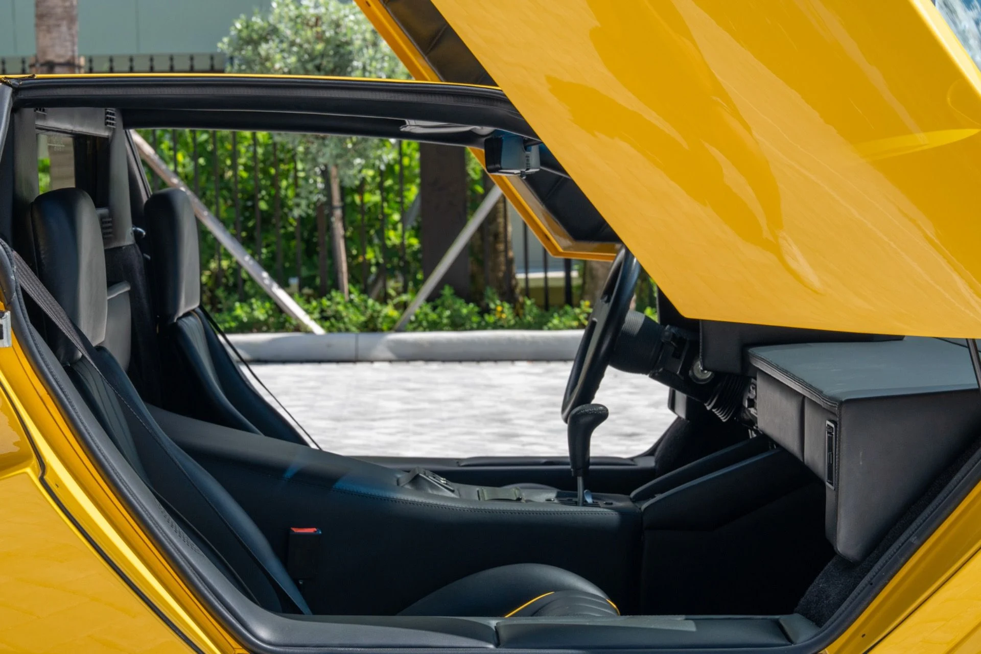 mph041_3677627142_Used_1989_Lamborghini_Countach_25th_Anniversary_1793038200_07035d61fb