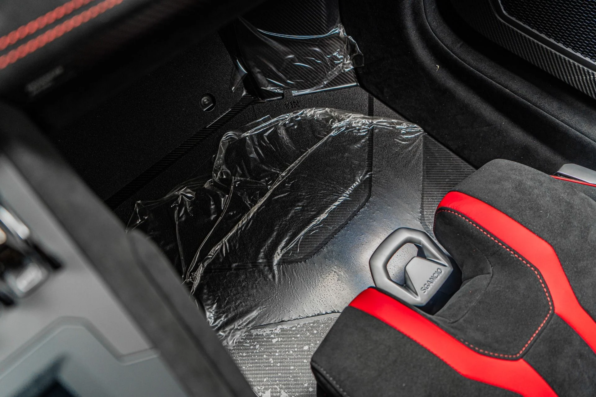 mph041_3692349083_Used_2024_Lamborghini_Huracan_STJ_1757002928_cf50bb0559