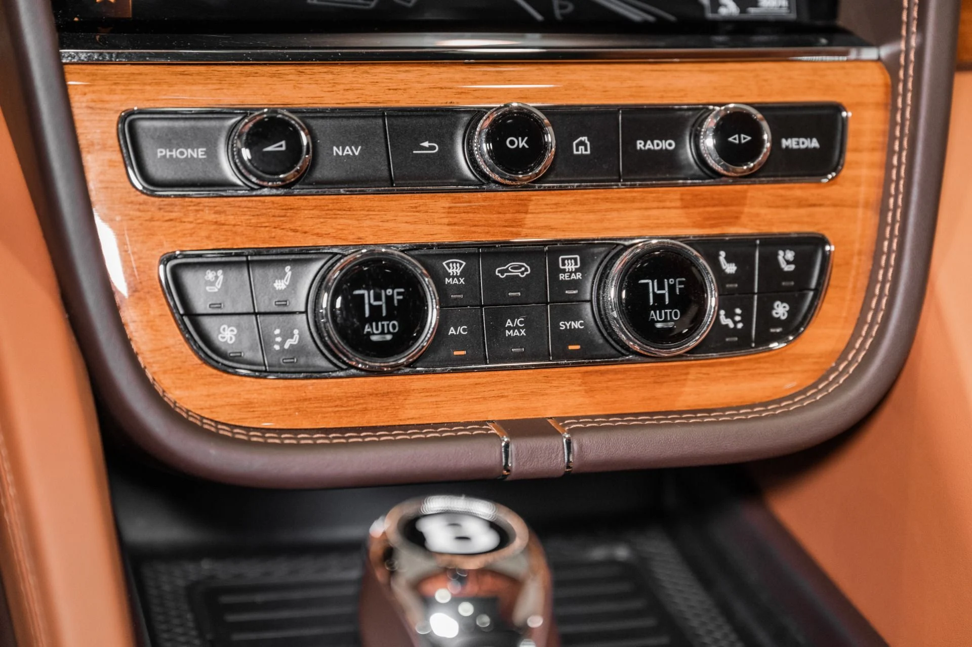 mph041_370410512_Used_2022_Bentley_Bentayga_V8_1792247818_60db49305f