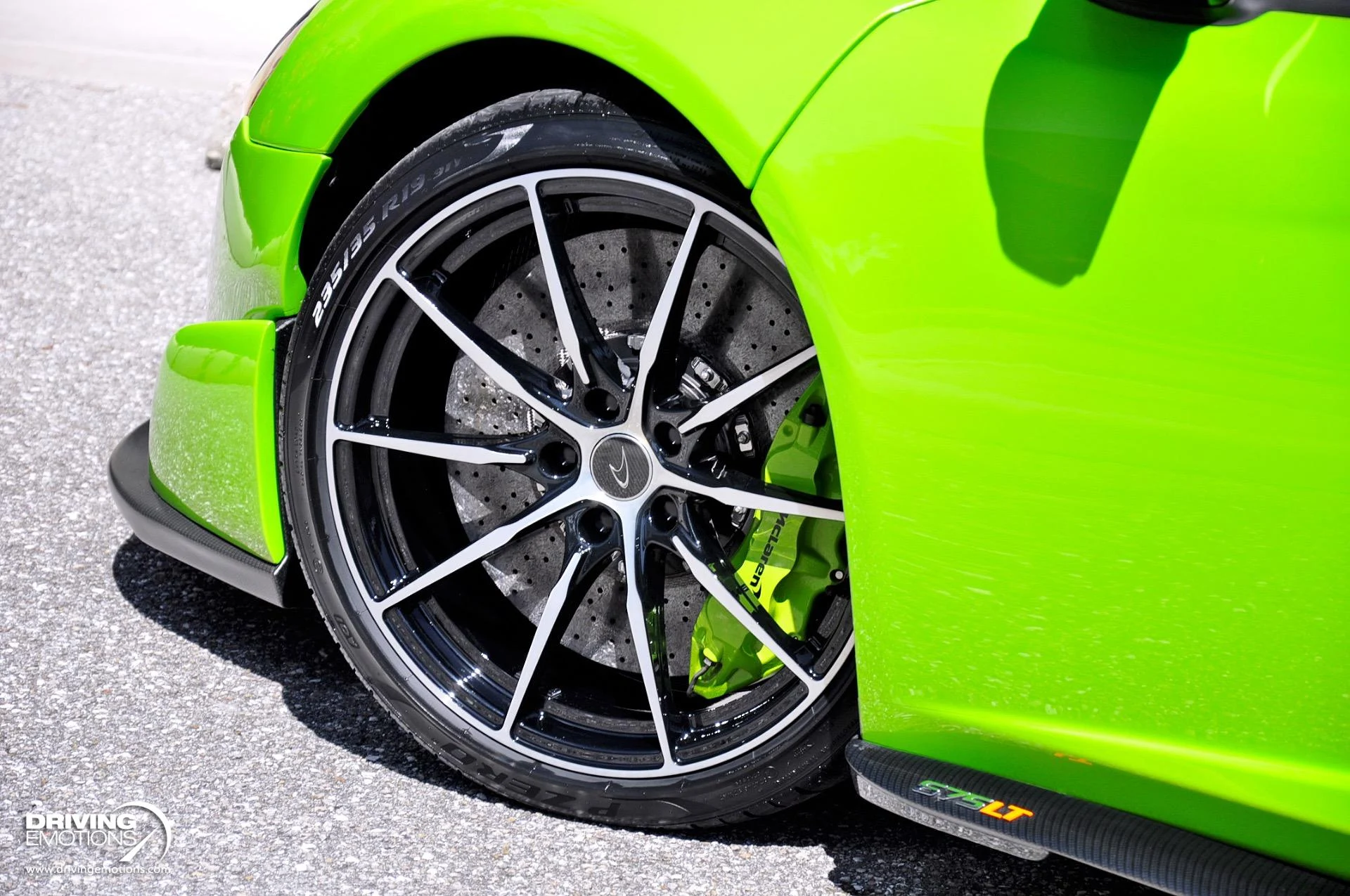 mph041_370429095_855_p42_l_39cc2baefa