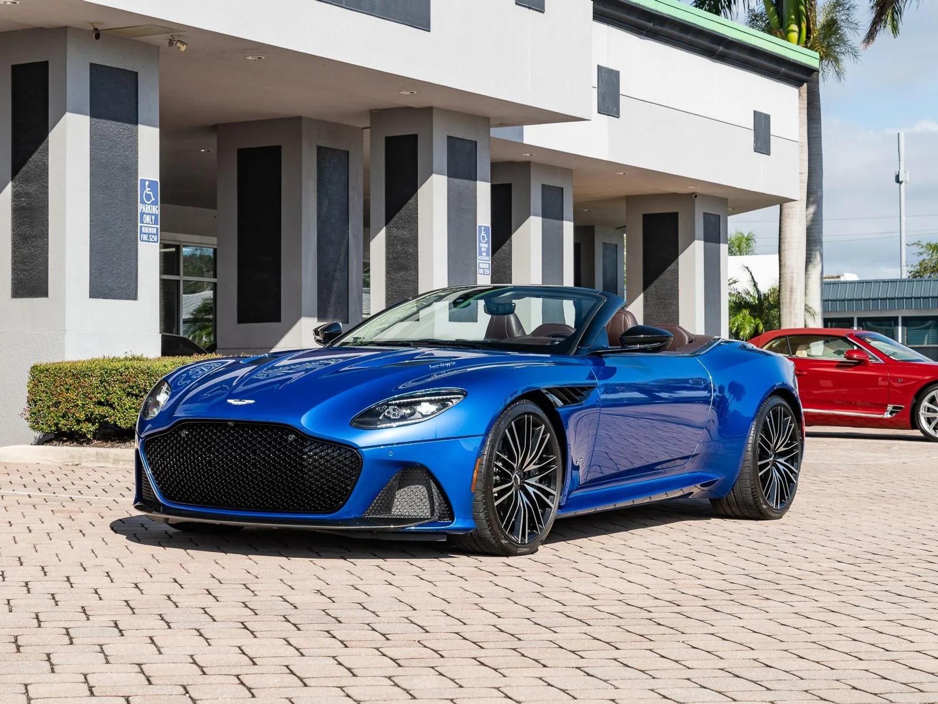 mph041_3707090942_Used_2020_Aston_Martin_DBS_Superleggera_1761685638_b826d91390