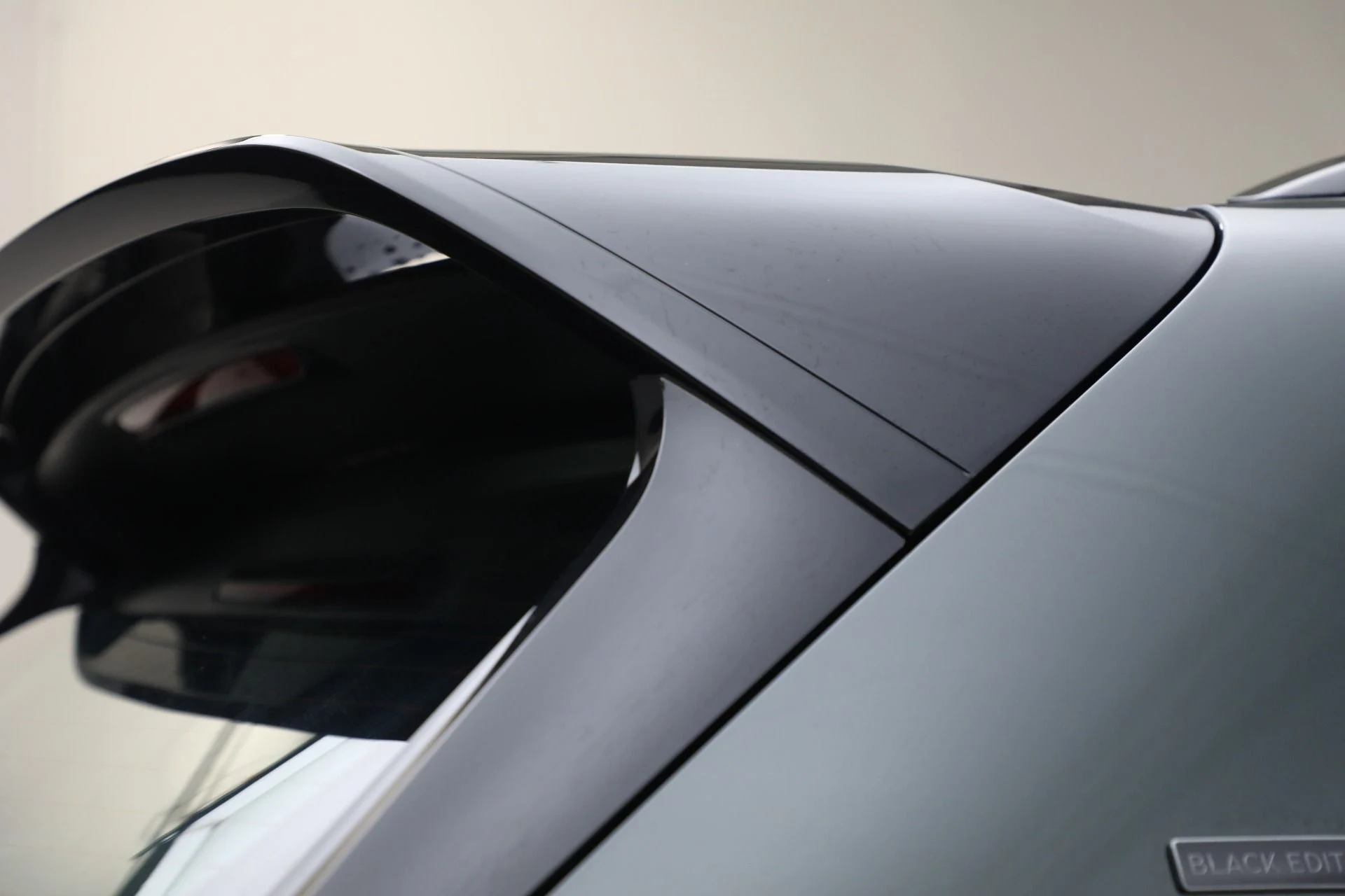 mph041_3712817860_New_2025_Bentley_Bentayga_S_Black_Edition_f17ef7235d