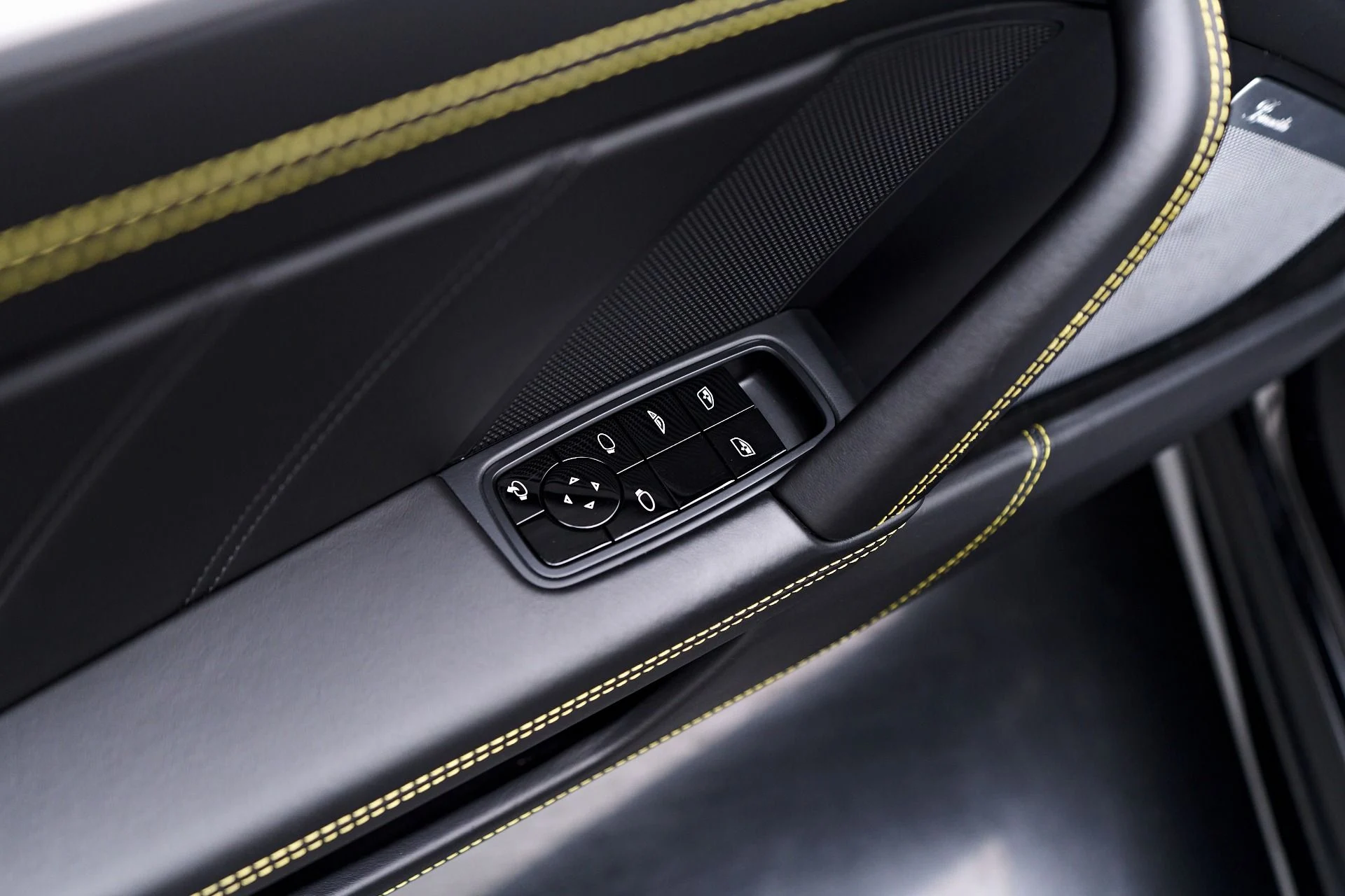 mph041_3736955897_Used_2021_Porsche_911_Turbo_S_1755568344_9ff82e3770