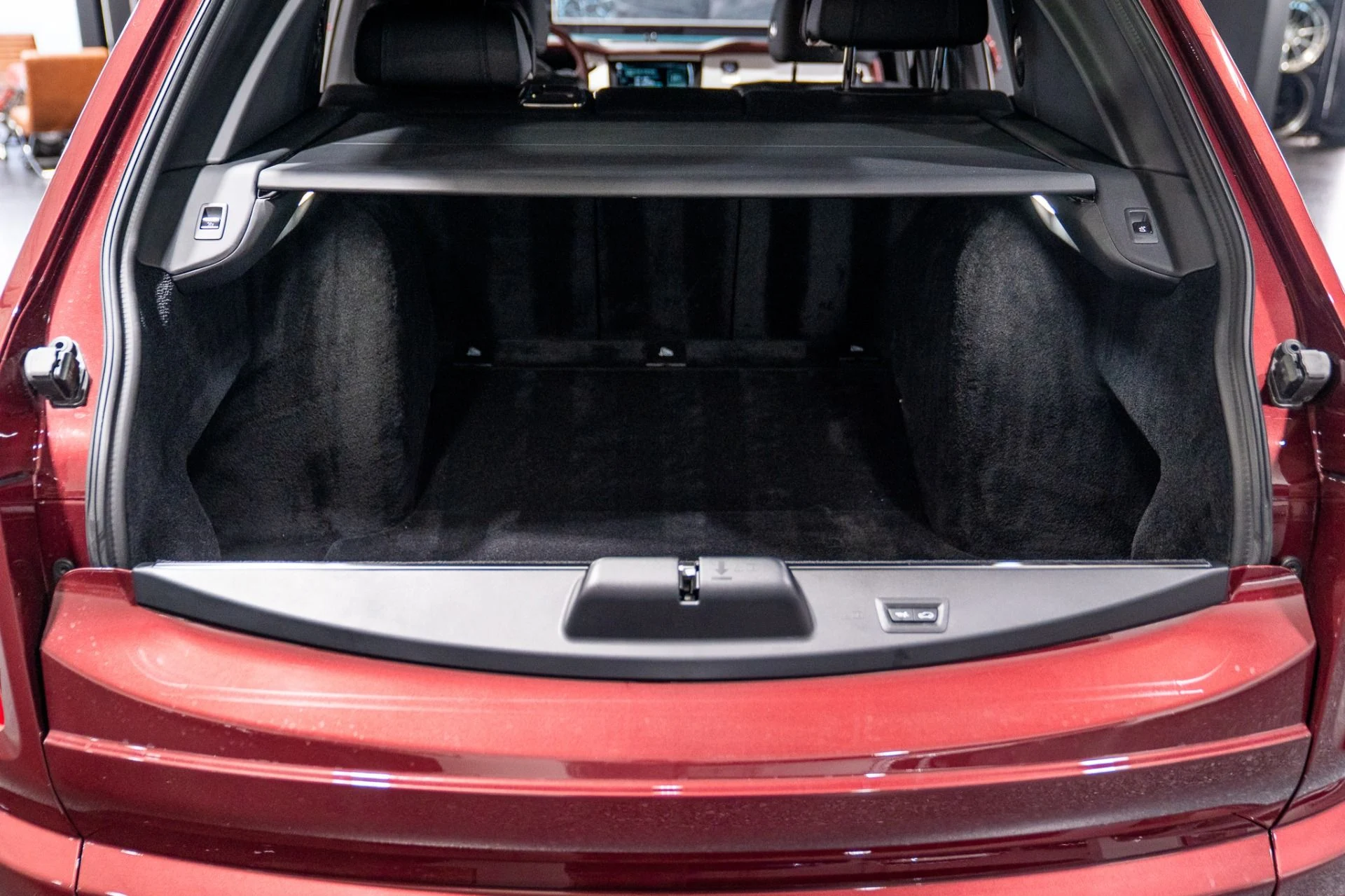 mph041_373734948_Used_2022_Rolls_Royce_Black_Badge_Cullinan_Urban_Automotive_Widebody_HRE_wheels_1771025282_7df023af05