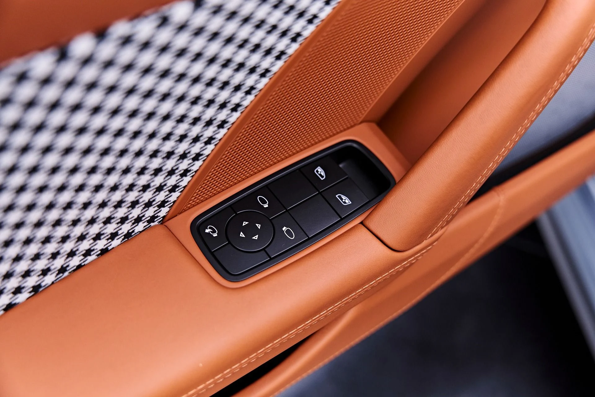 mph041_3750745528_Used_2023_Porsche_911_Turbo_S_1785208205_660c546944