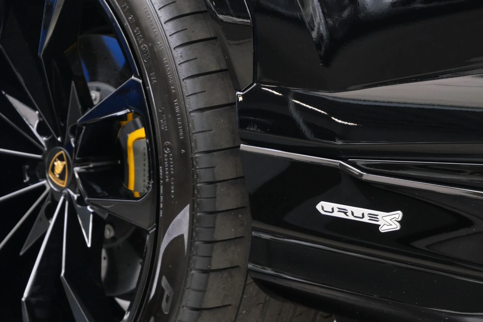 mph041_3758917647_Used_2023_Lamborghini_Urus_S_ADAS_Package_23_Inch_Wheels_657_Horsepower_1780072486_6659aa0db9