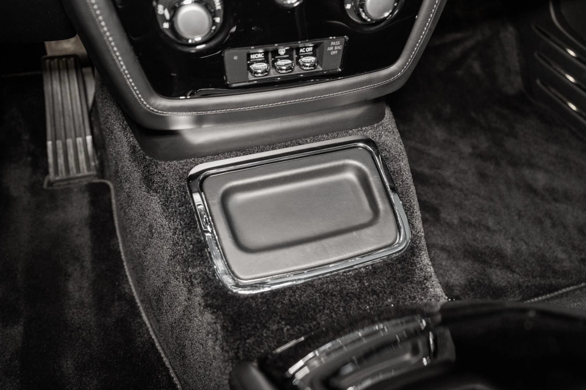 mph041_3766983069_Used_2010_Rolls_Royce_Phantom_Coupe_1760972669_249ddc9596