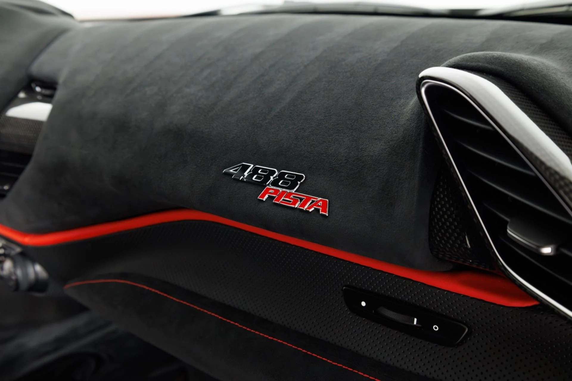 mph041_3775237426_Used_2020_Ferrari_488_Pista_1775511007_2170bad136