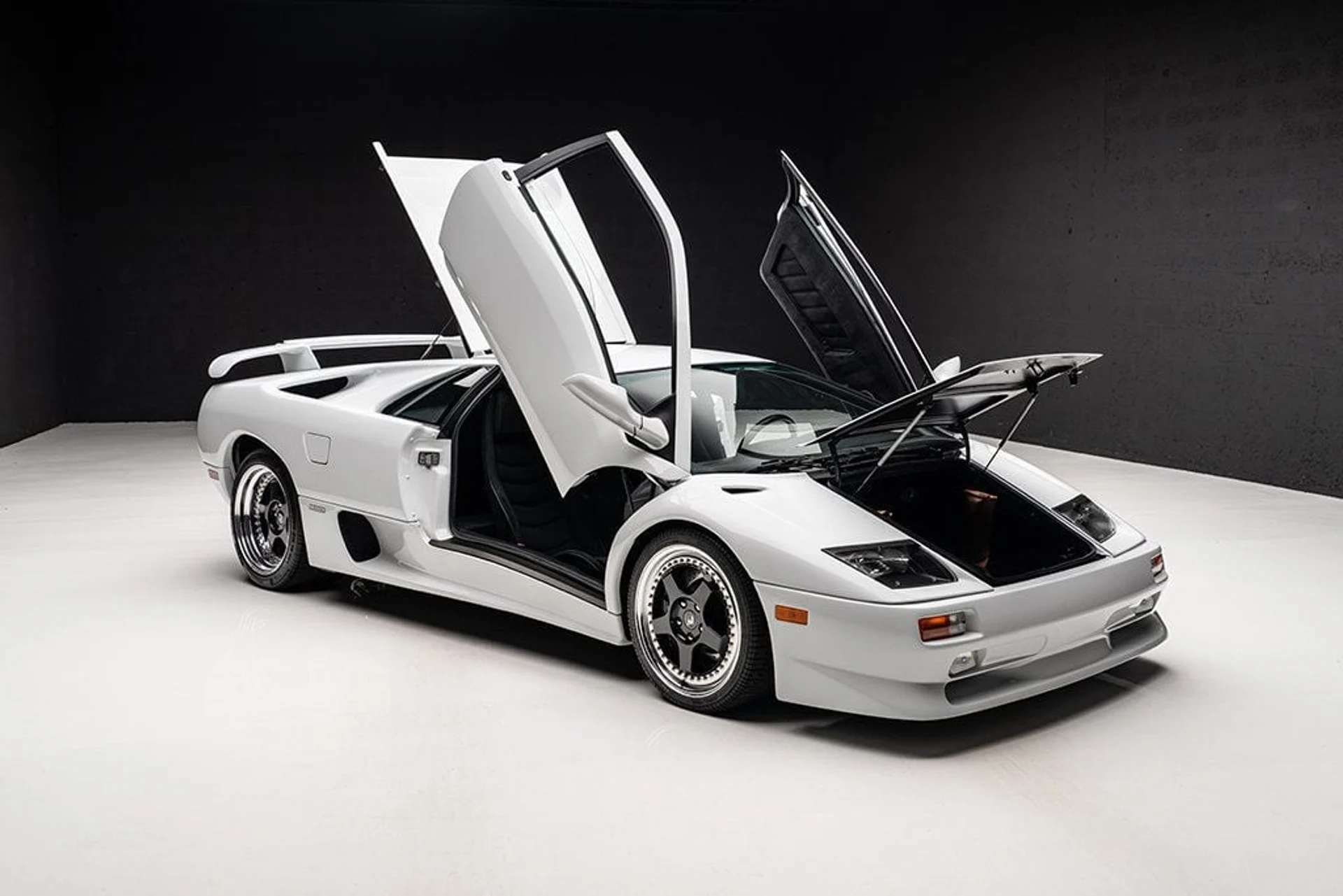 mph041_3801151537_used_1999_lamborghini_diablo_sv_9689_22911634_42_1024_75a9974793