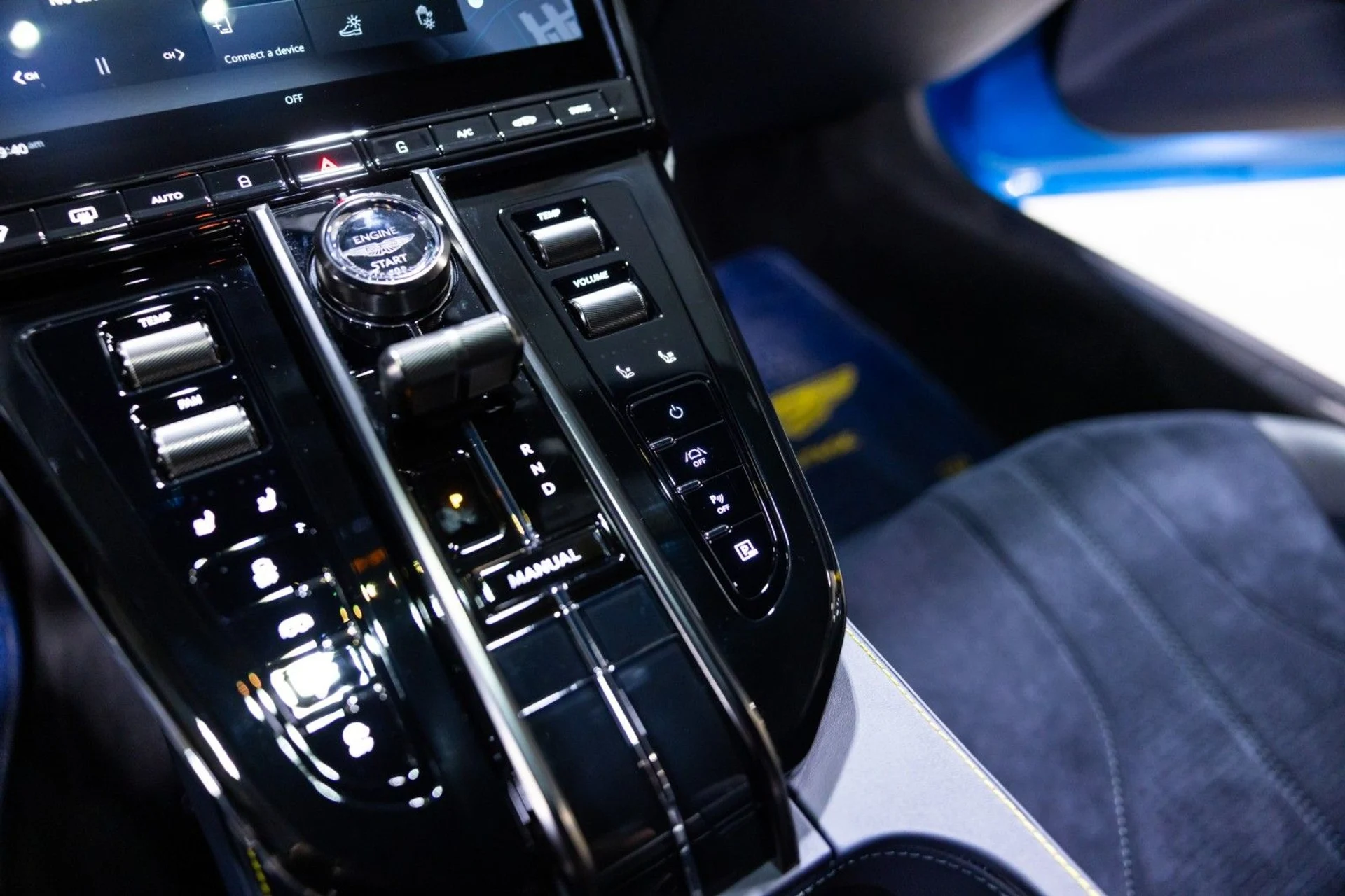 mph041_3806995981_y_A_836f82e80e