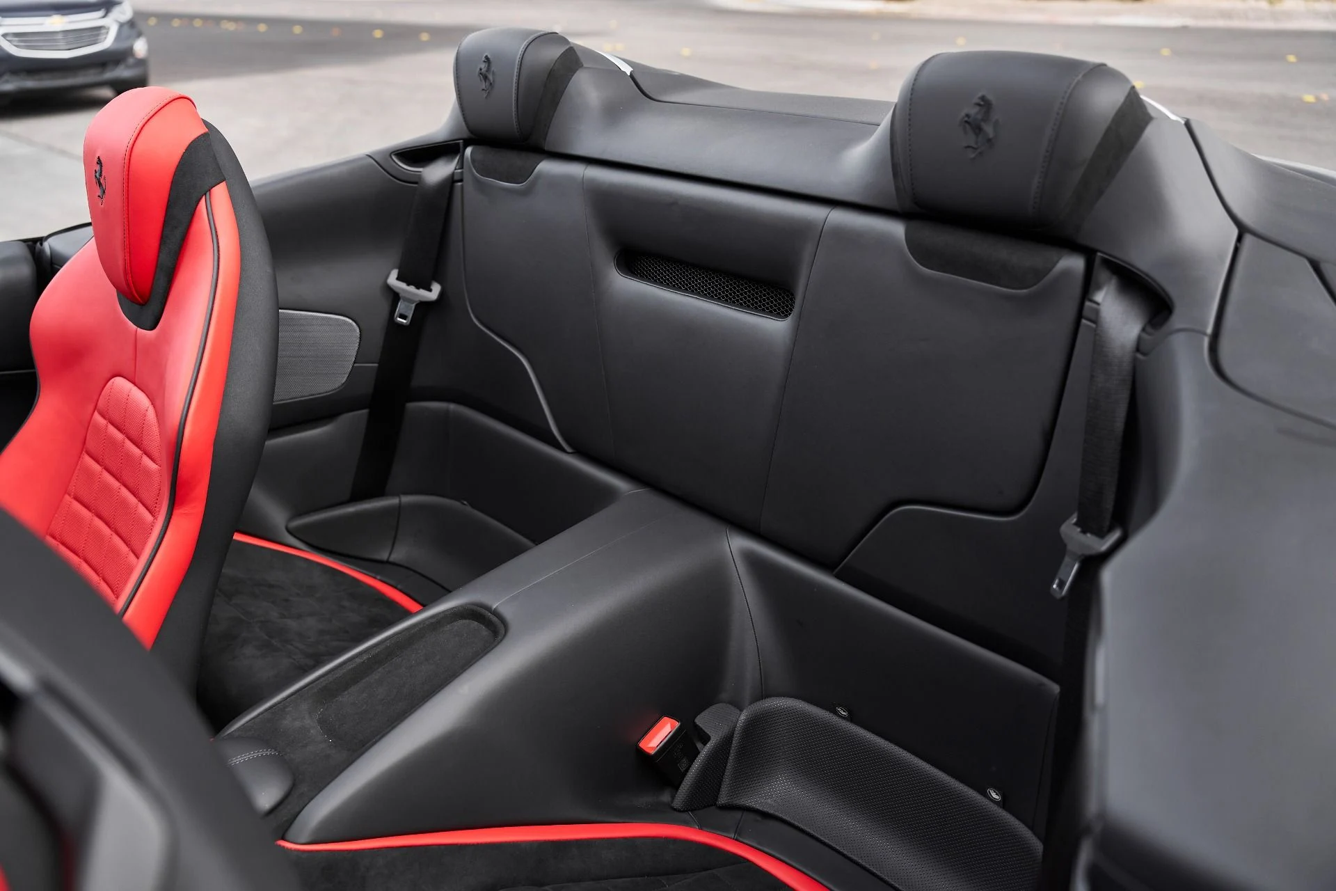 mph041_3807120451_Used_2024_Ferrari_Roma_Base_1763170094_087051a095