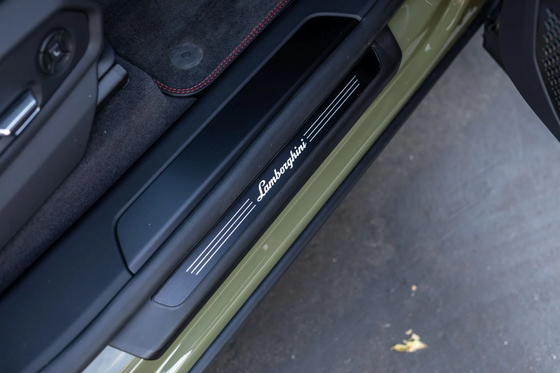 mph041_3812320328_Used_2023_Lamborghini_Urus_S_1764103574_ce6f37087e