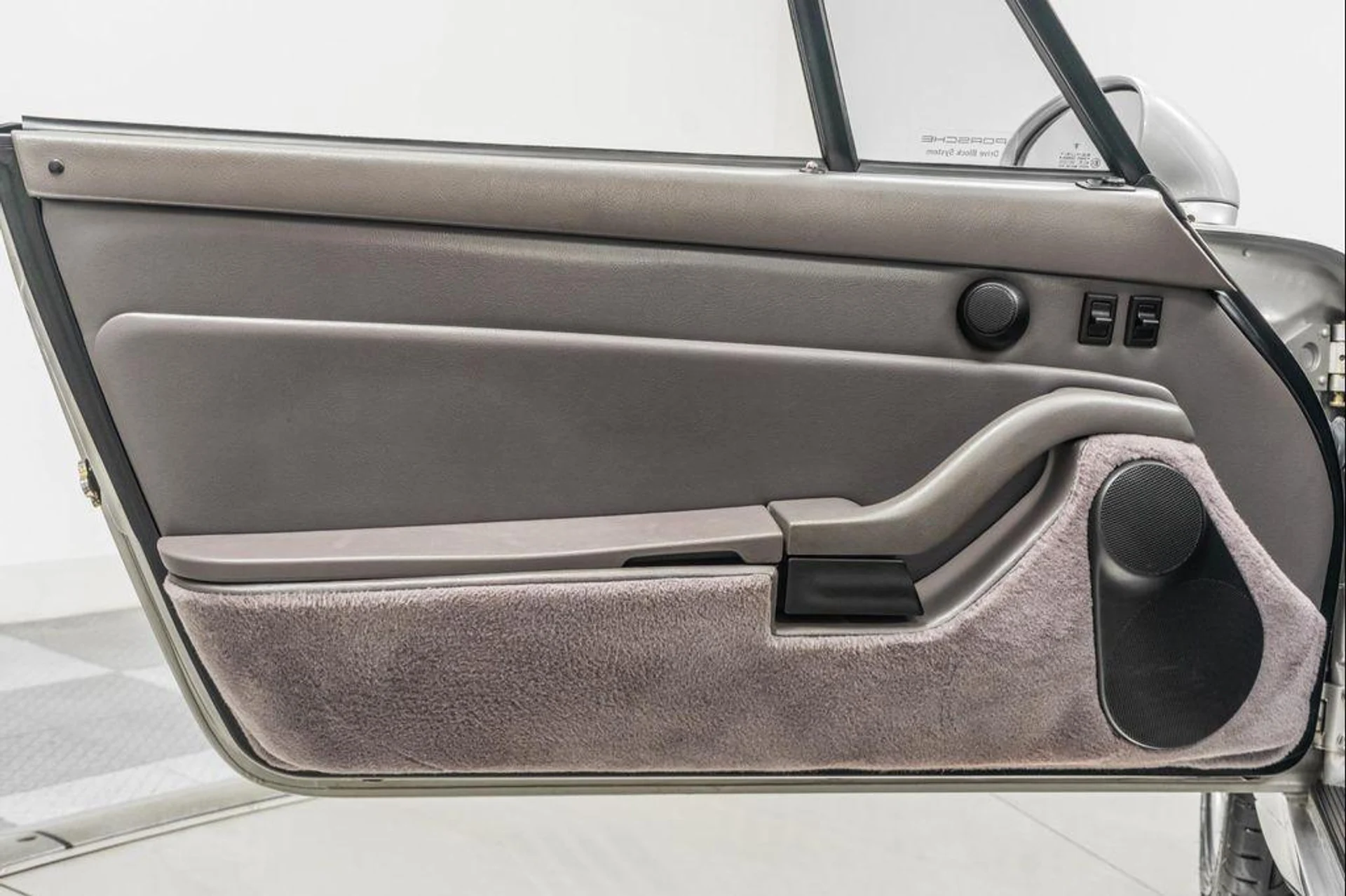 mph041_3823033432_p1k_CBT_s_A06q_Xd_Xcn5_OMIFN_0_D4c_61ae33bbd4