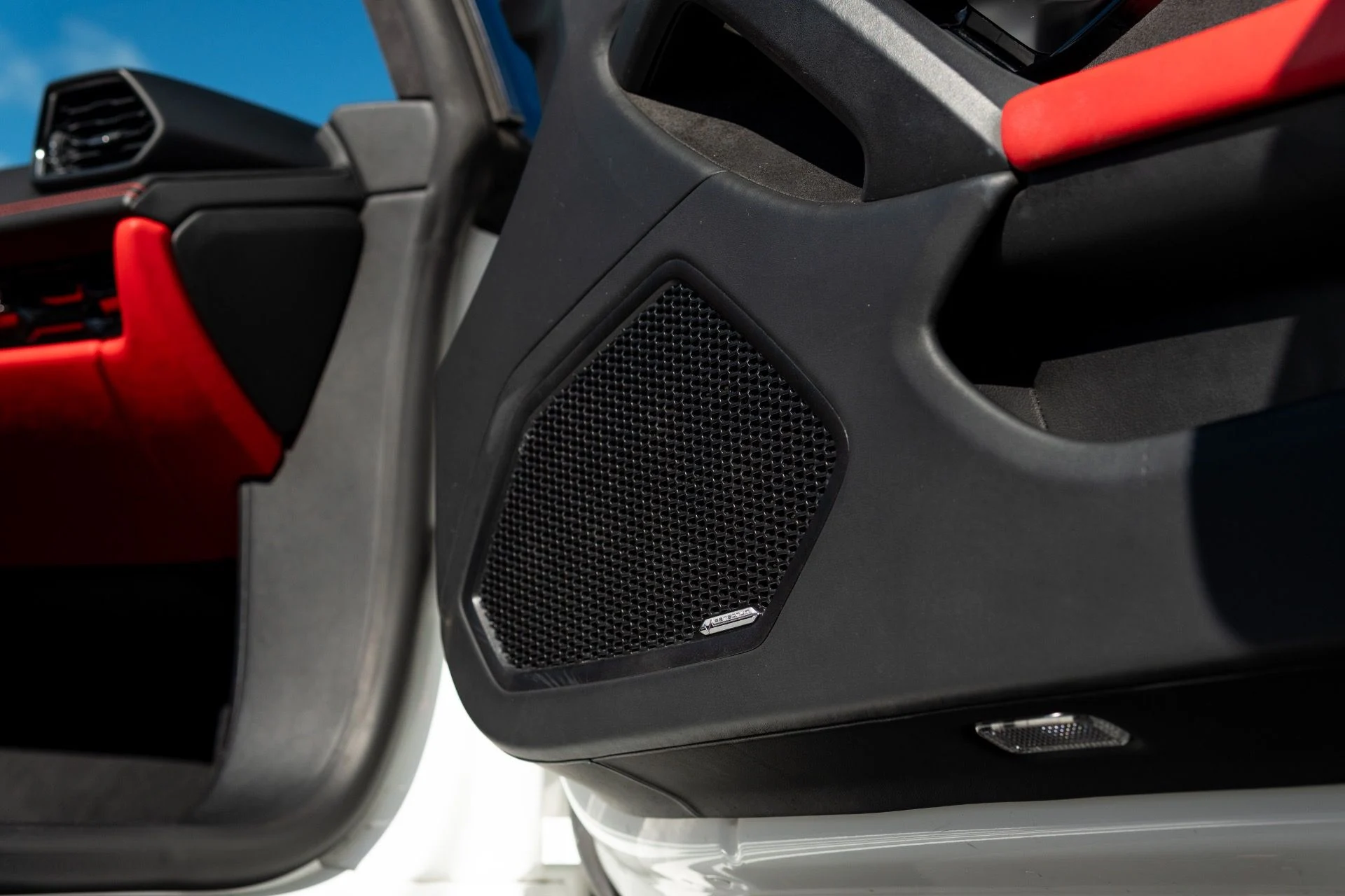 mph041_3823882428_Used_2021_Lamborghini_Huracan_EVO_Spyder_1766013013_0479c92381