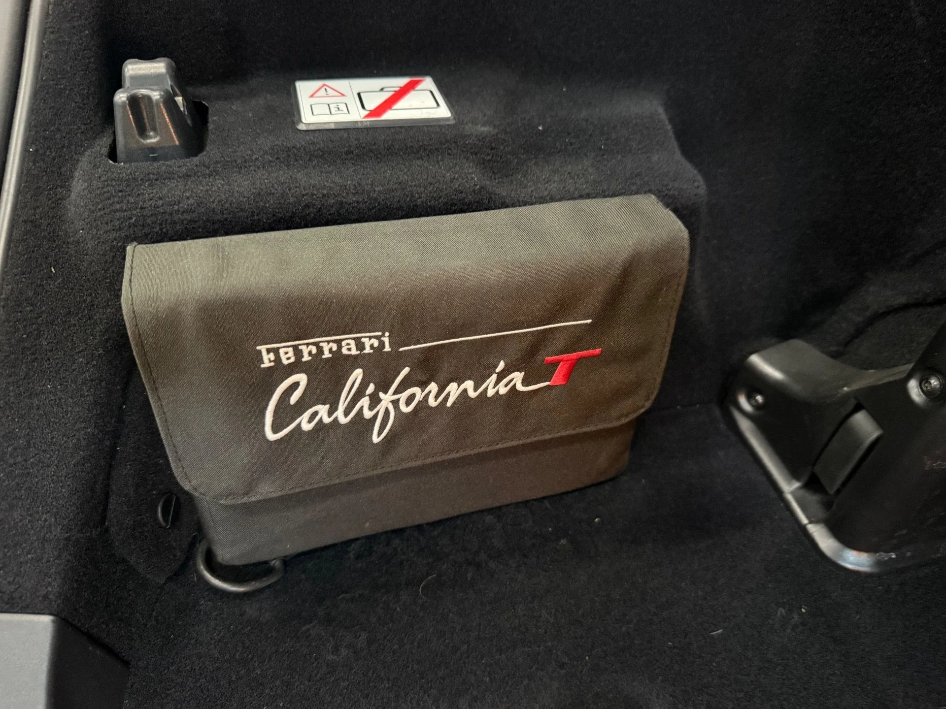 mph041_3859121557_Used_2015_Ferrari_California_T_1754670246_0d9a2fdb30
