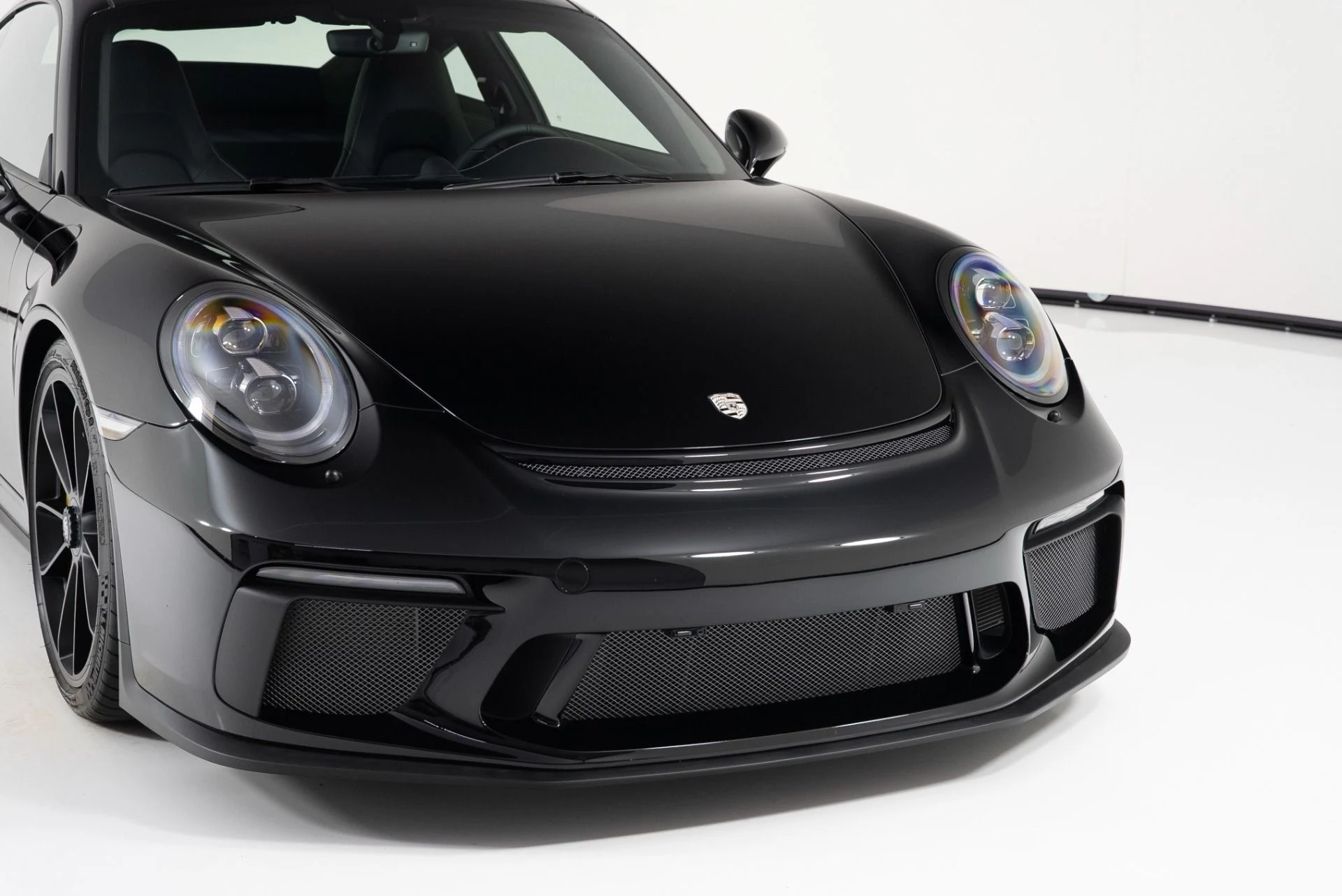 mph041_3872625841_Used_2018_Porsche_911_GT_3_1758757115_43214be35a