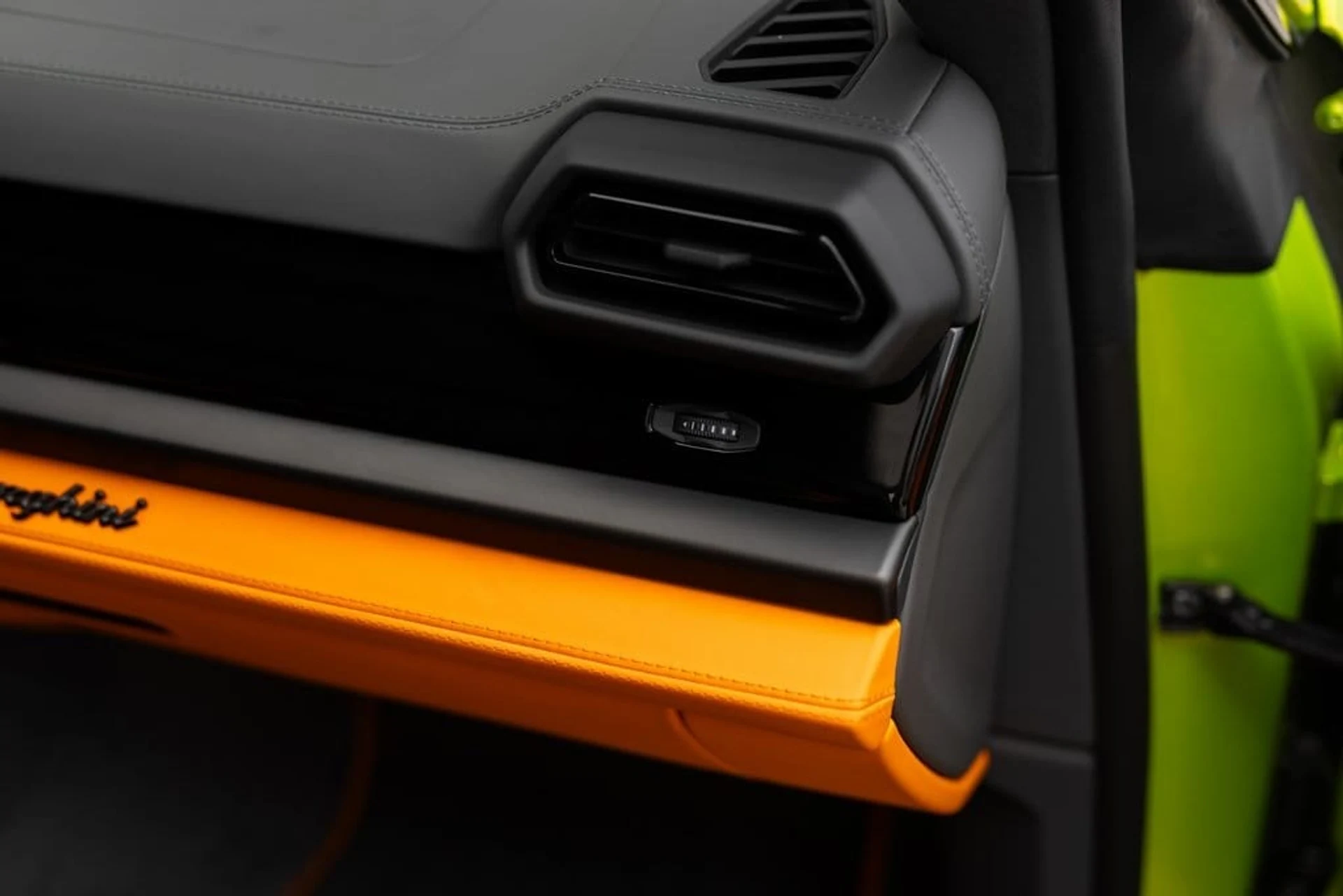 mph041_3877296111_5d103f711986e995296d5e9c3b9b8506x_260975149d