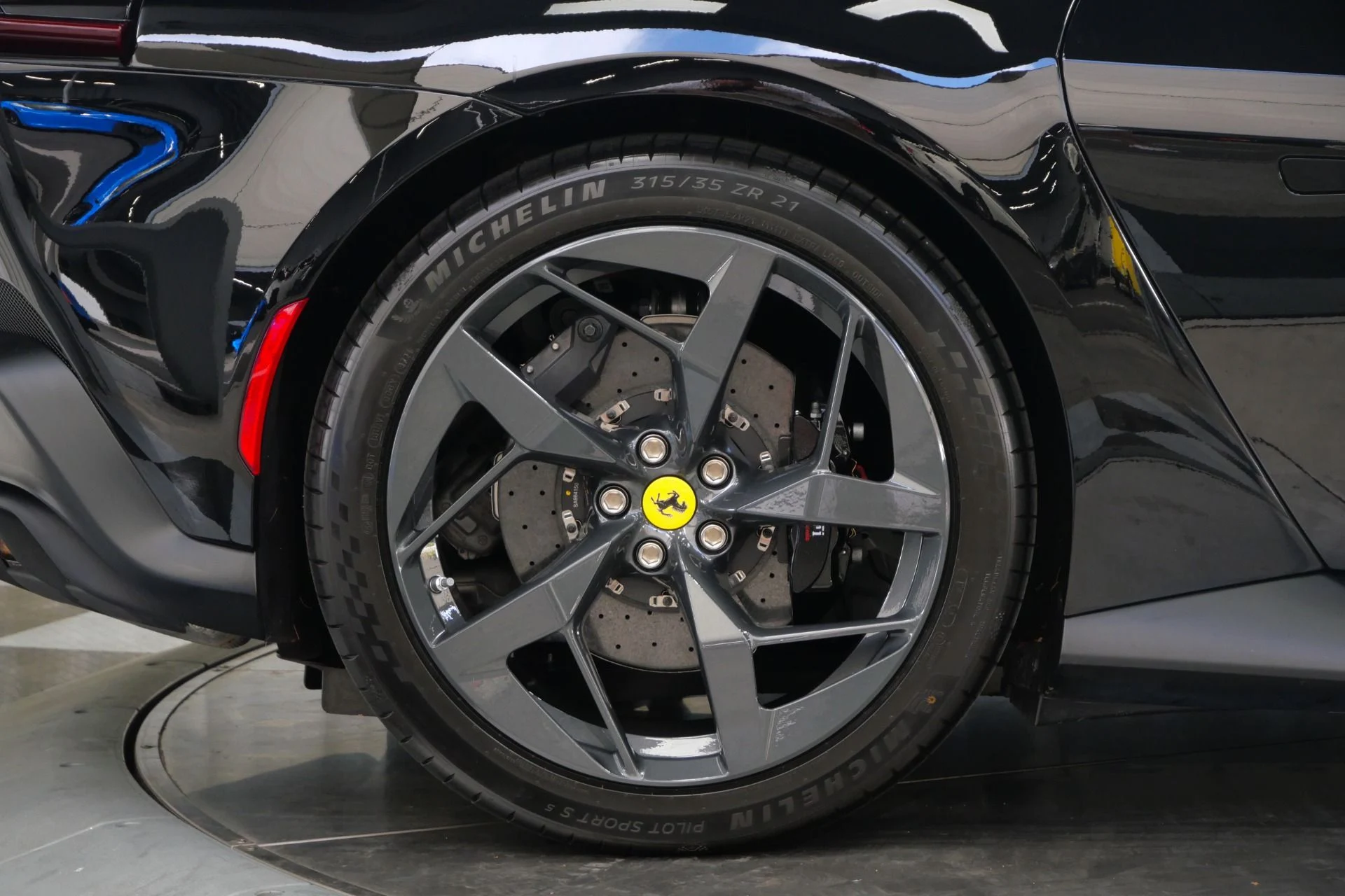 mph041_3885206482_Used_2025_Ferrari_12_Cilindri_1760028103_3a464b83c7