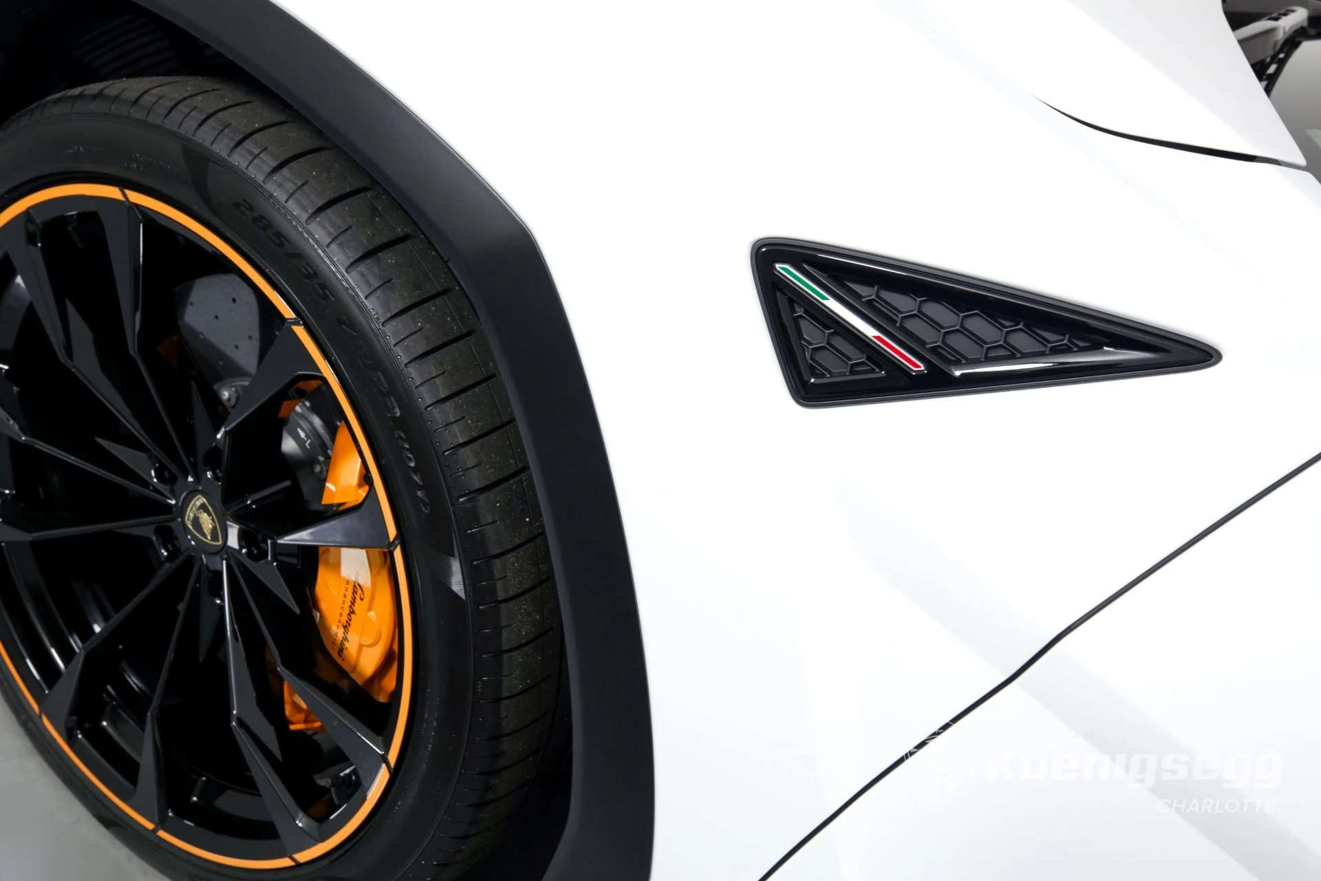 mph041_389351886_Used_2022_LAMBORGHINI_URUS_1671576431_94b2b04deb