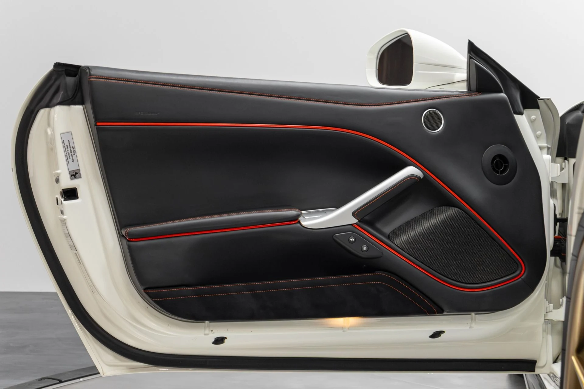 mph041_3901044554_Used_2014_Ferrari_F12_Berlinetta_1768579658_47f558cd3b