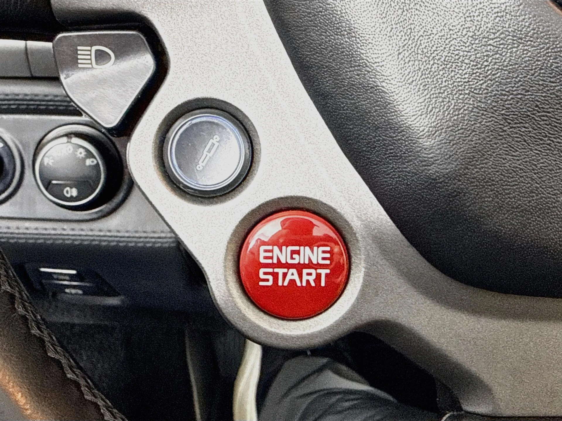 mph041_3904975605_Used_2012_Ferrari_458_Spider_1790030305_5f8d198325