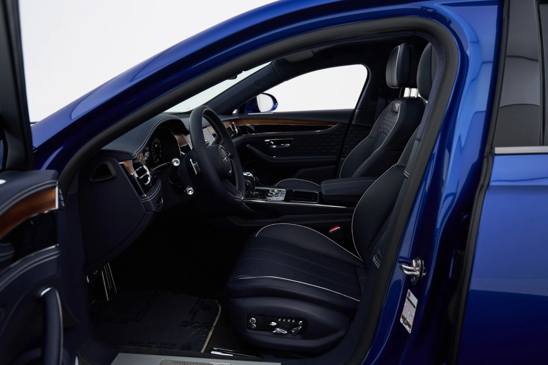 mph041_3921182816_Used_2025_Bentley_Flying_Spur_Speed_1792601218_858fa0531a