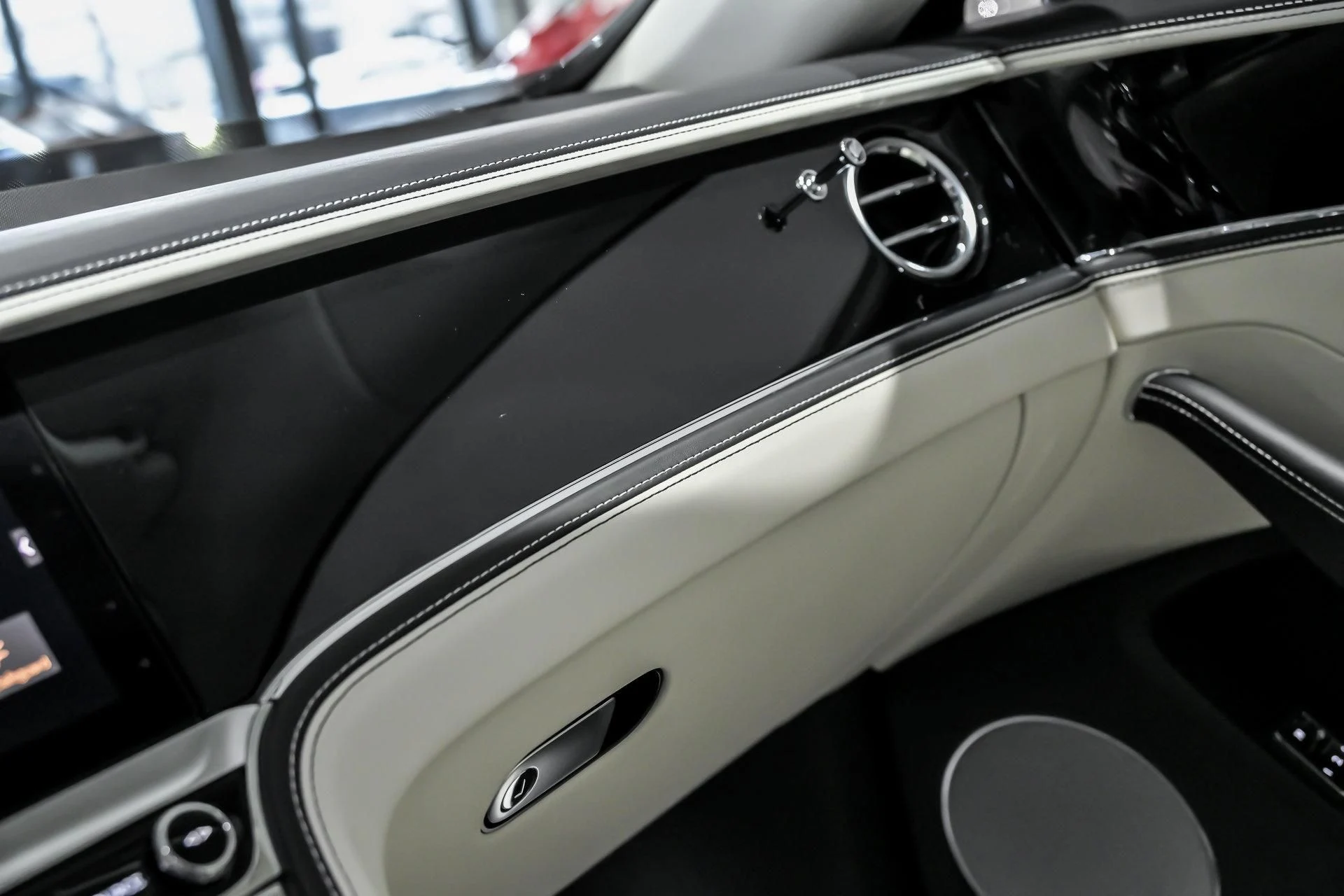 mph041_3923849378_Used_2021_Bentley_Flying_Spur_V8_1765794830_de6500f940