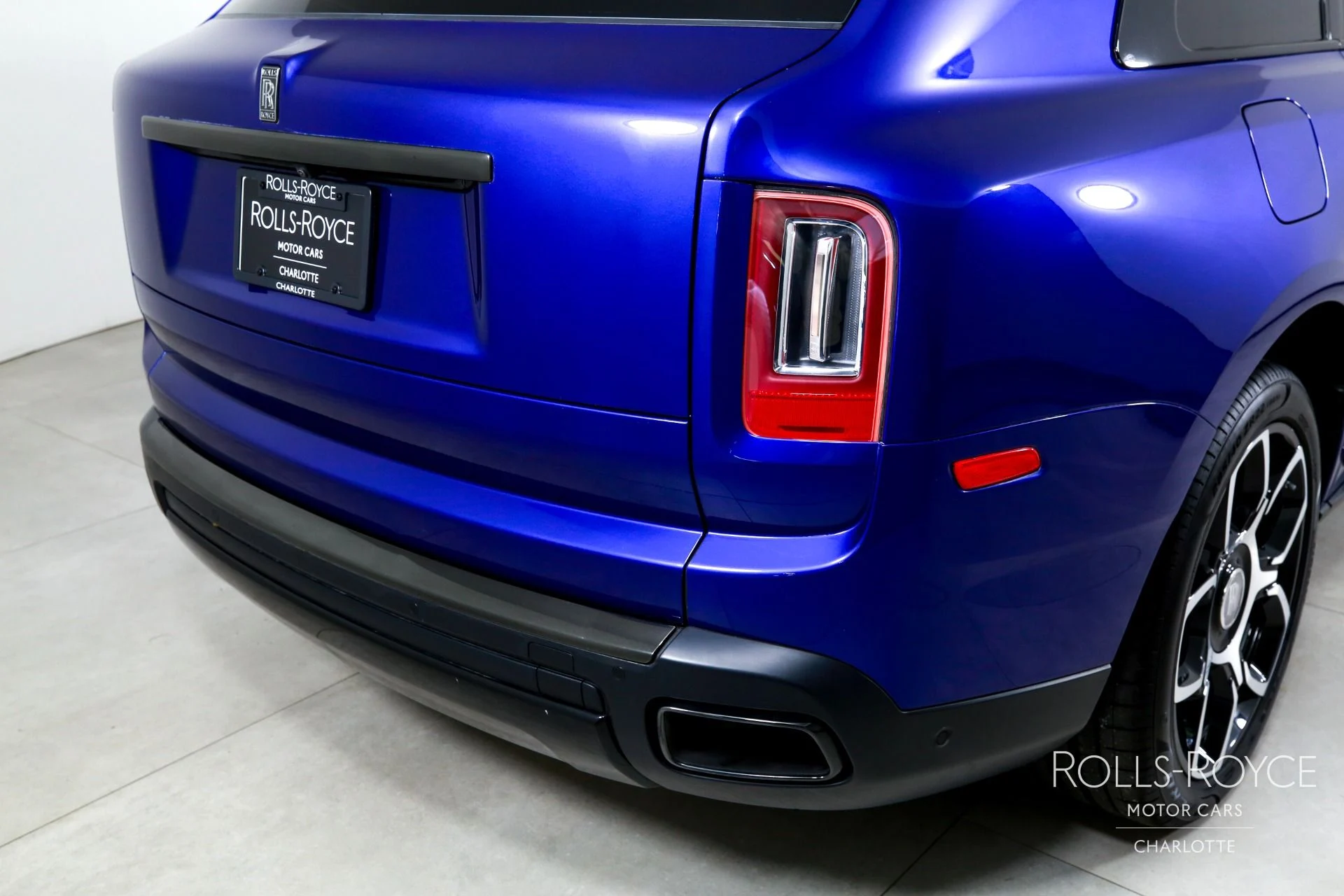 mph041_3940705452_Used_2021_Rolls_Royce_Black_Badge_Cullinan_1768490546_f5192d20f4