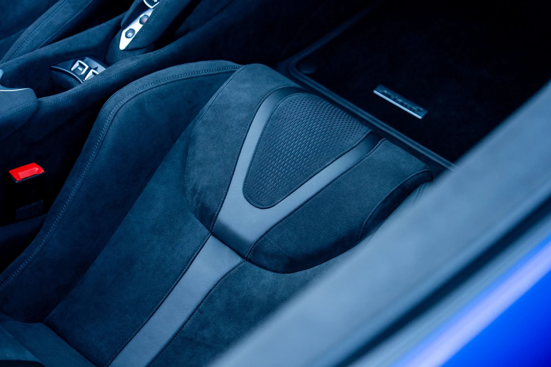 mph041_3943123781_Used_2024_Mc_Laren_750_S_Spider_1764028870_4ebb5663be