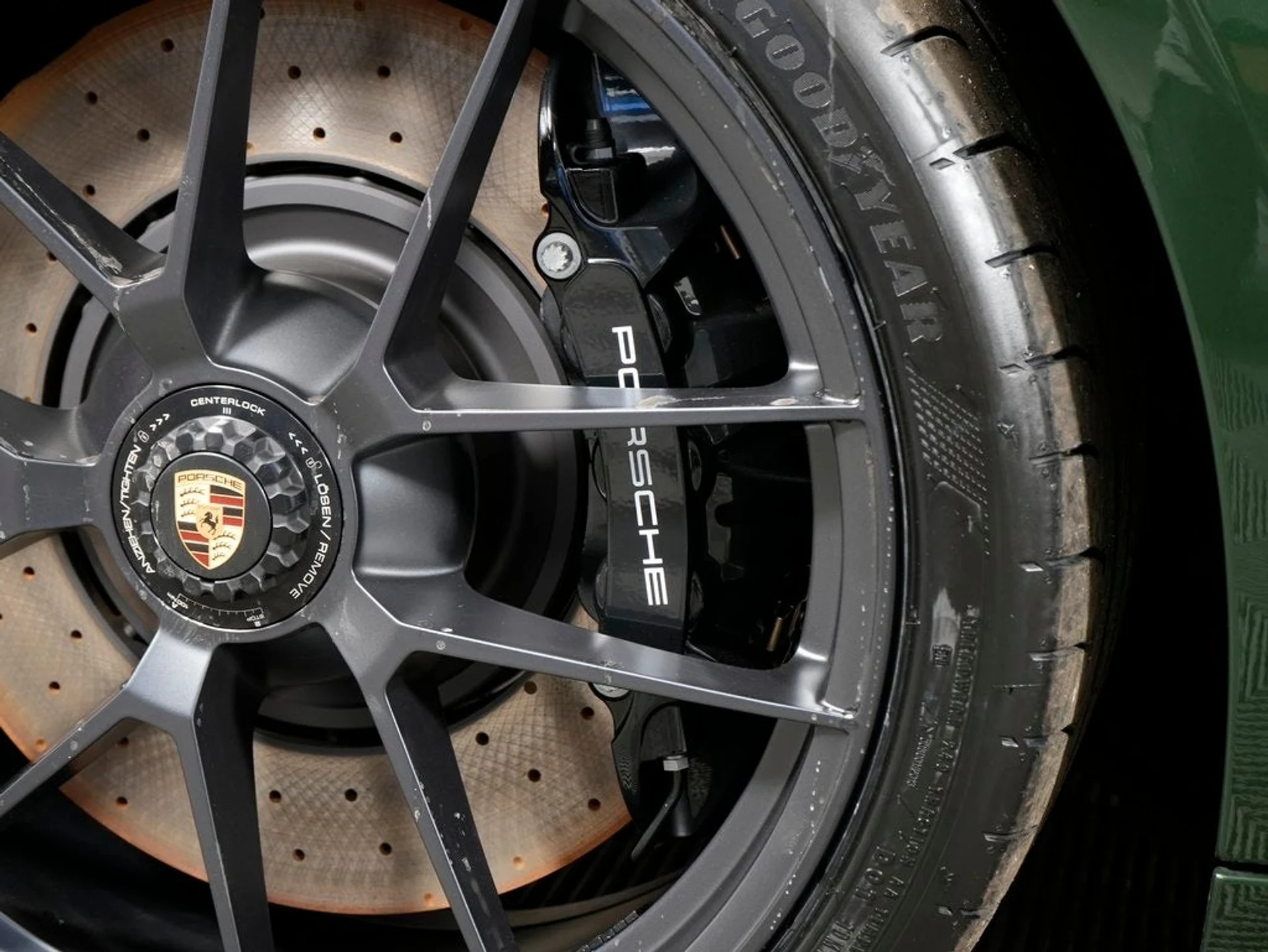 mph041_3945101409_42_3630356275